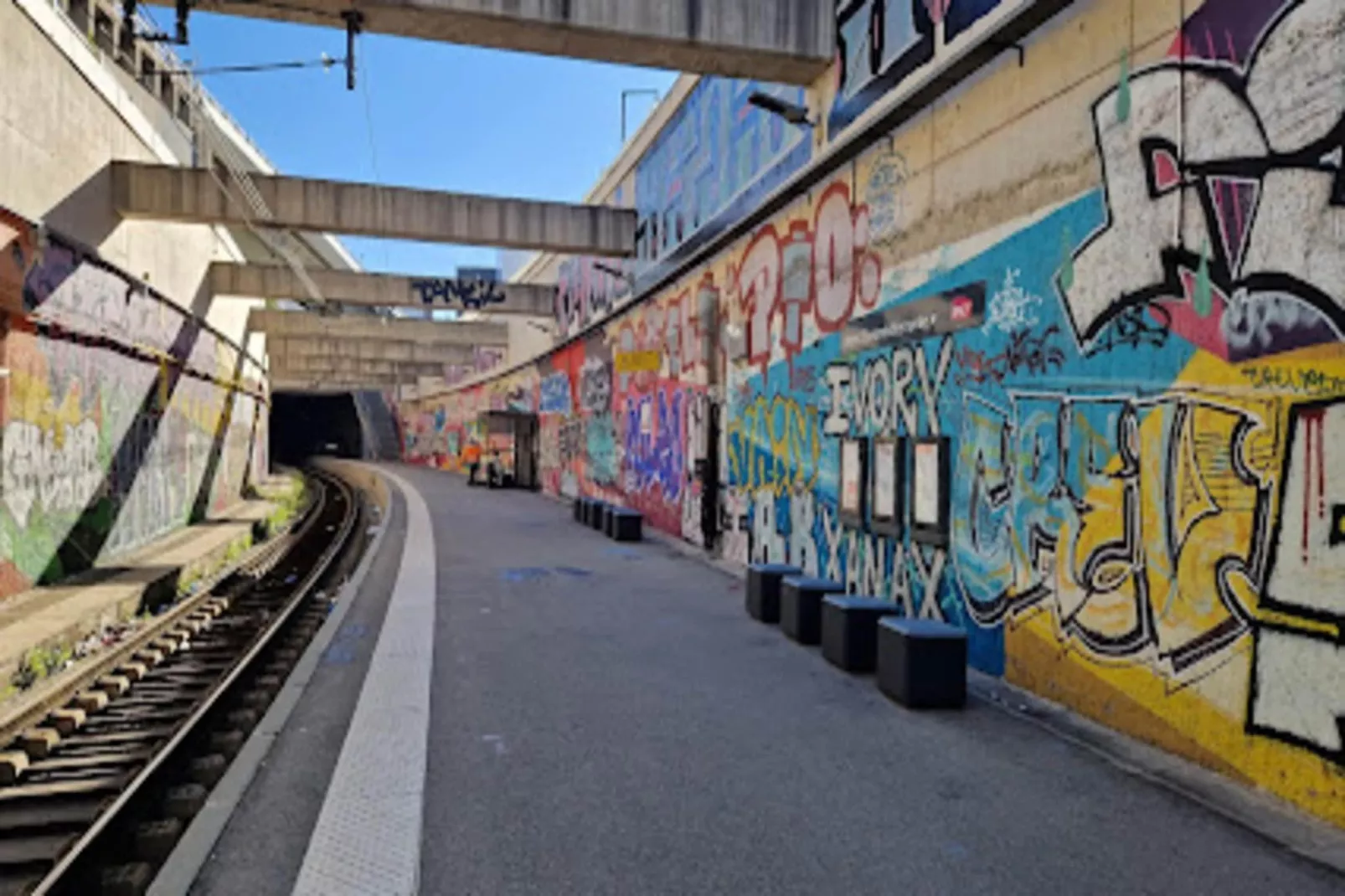 Appart'hôtel Odalys City Centre Euromed-Exterior in summer