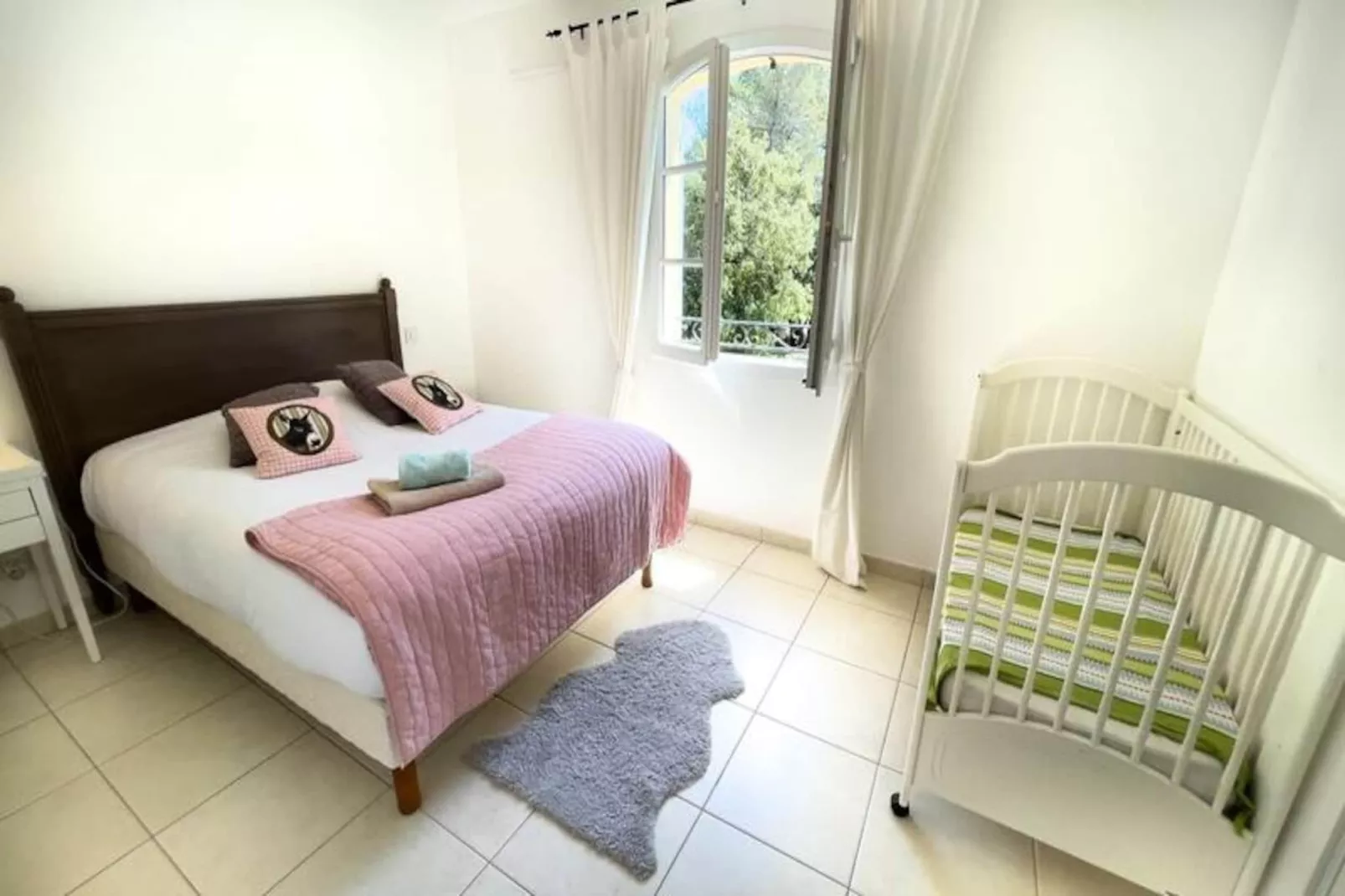 Ma Villa En Provence, Villa De Standing Et Piscine, Domaine De Pont-royal-Image-tags.