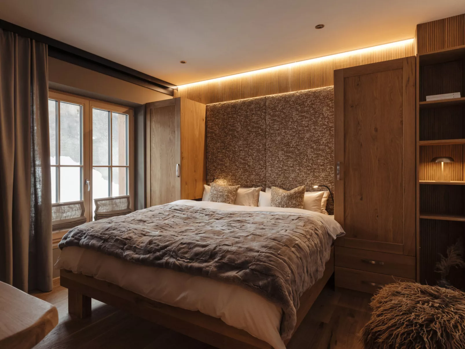 Royal Mountain Lodge-Inside