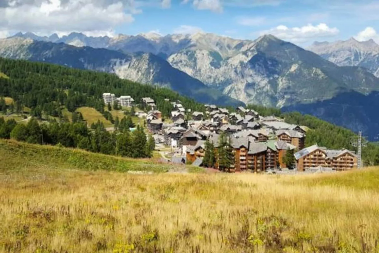 Résidence Colchiques - View in summer