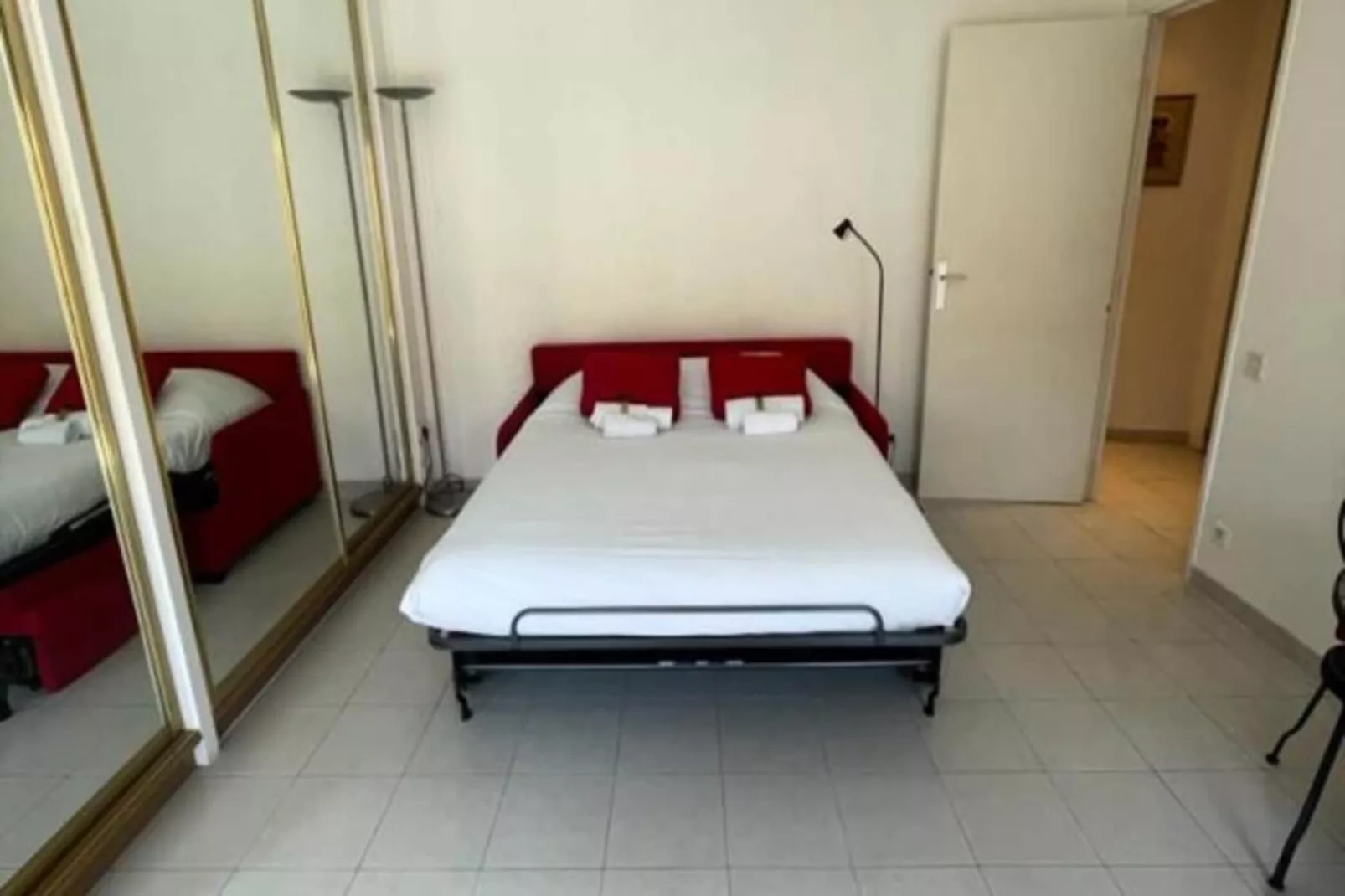 Résidence Coeur De La Rue Meynadier-Bedroom