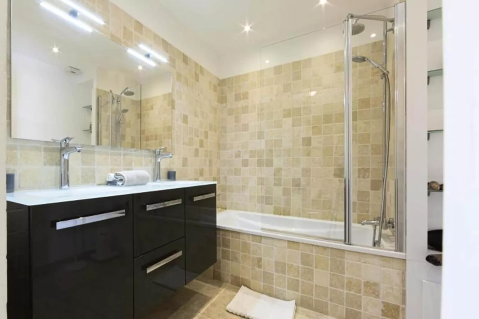 Résidence Appartement Enti&egrave;rement &eacute;quip&eacute; De 105 M2 Avec Vue Mer Et Collines-Extérieur été