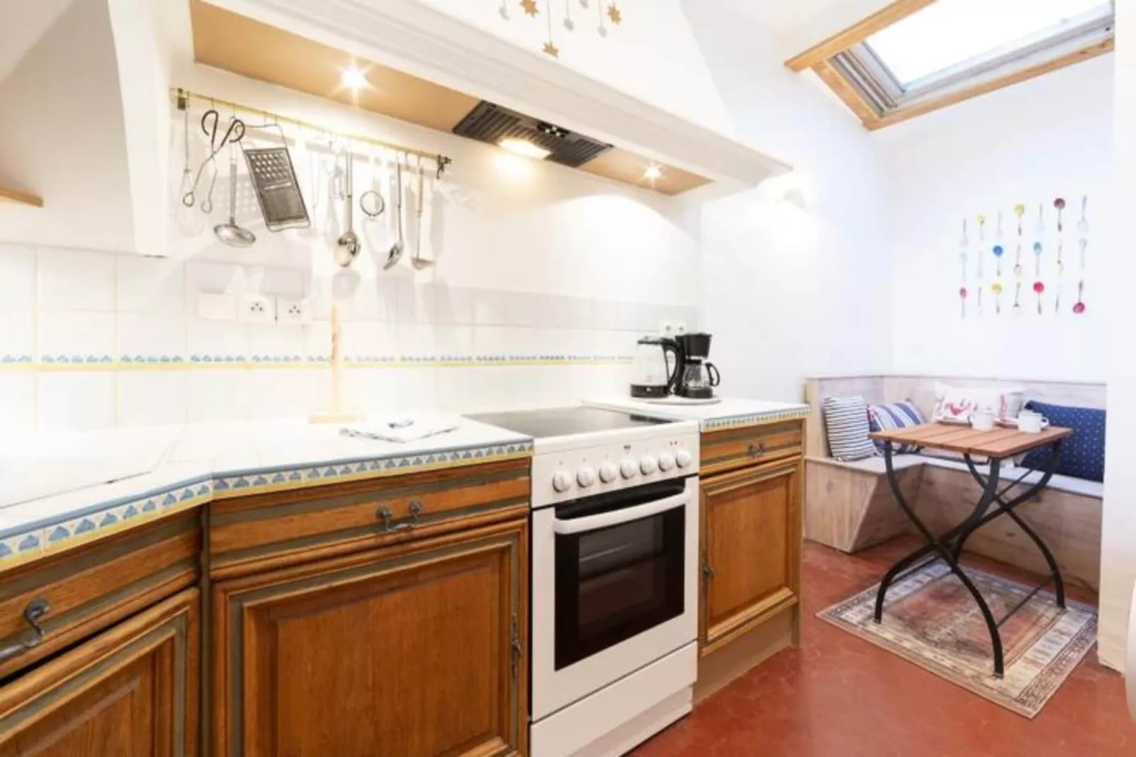 Résidence Bnb Renting Grand Studio Au C&oelig;ur De Cannes, Quartier De La Vieille Ville !-Exterior in summer