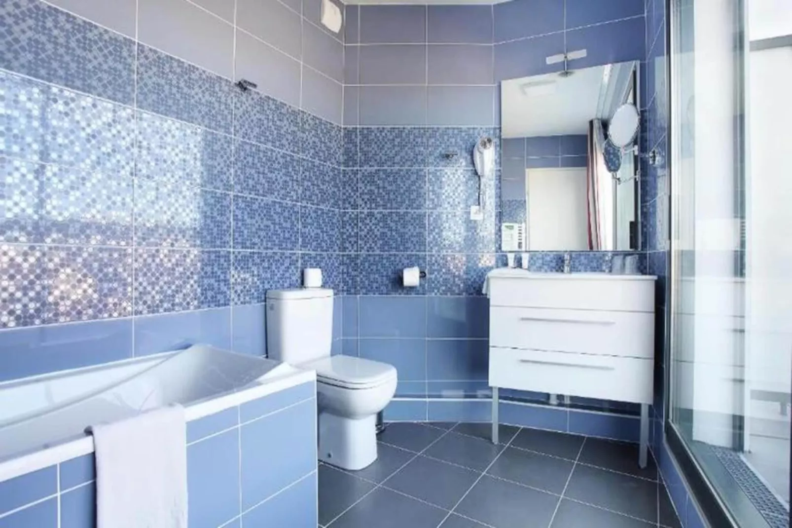 Appart'hôtel Odalys Prado Castellane-Bathroom