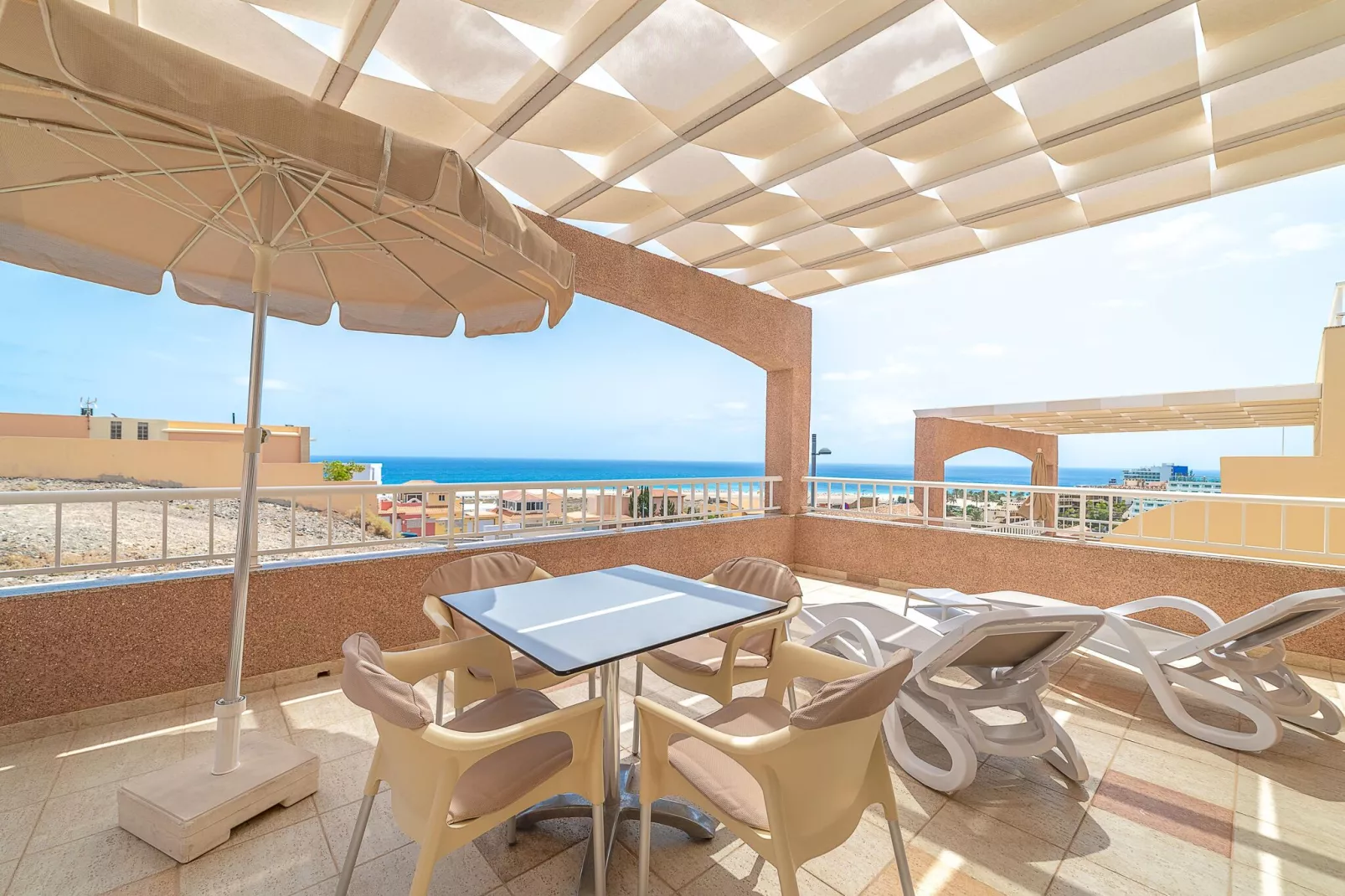 Villas Montesolana Standard 4 Pax-Terrace balcony