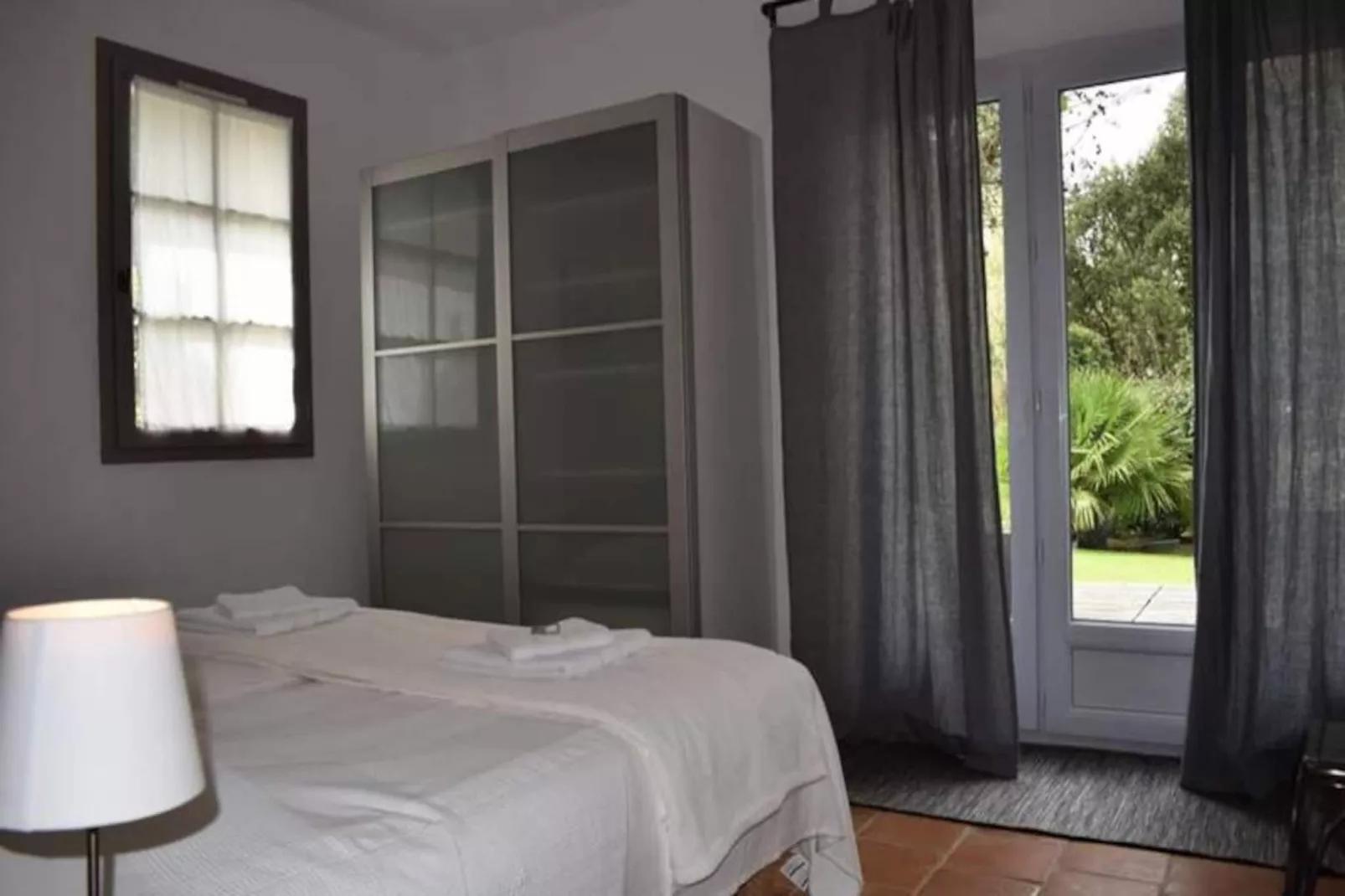 Maison Marie, Authenticit&eacute; Sur Le Golf De Pont Royal-Image-tags.