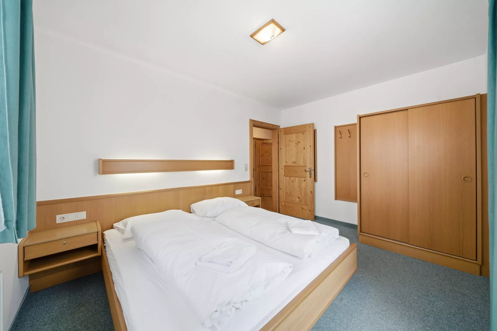 Apartment "Sonnberg & Schattberg"-Bedroom