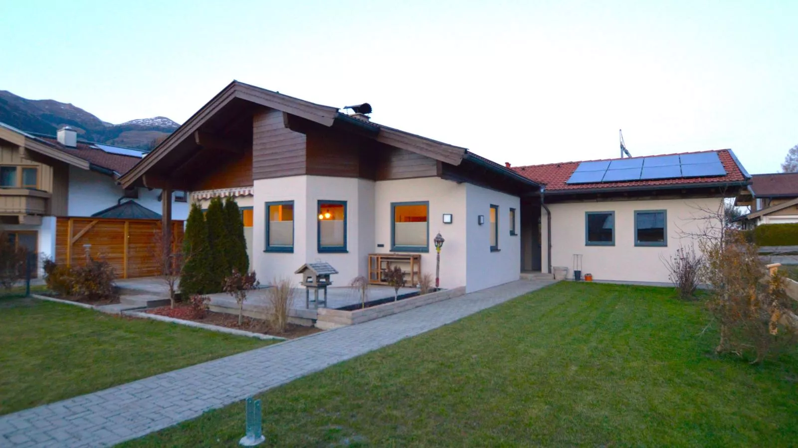 Bruggerheim-Exterior in summer