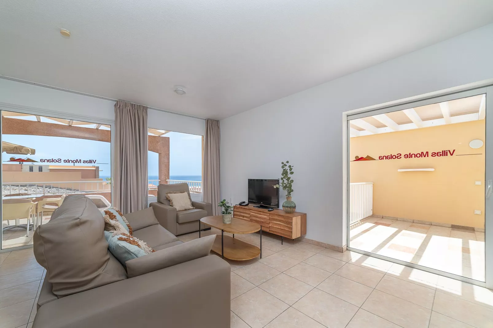 Monte Solana Confort-Living room