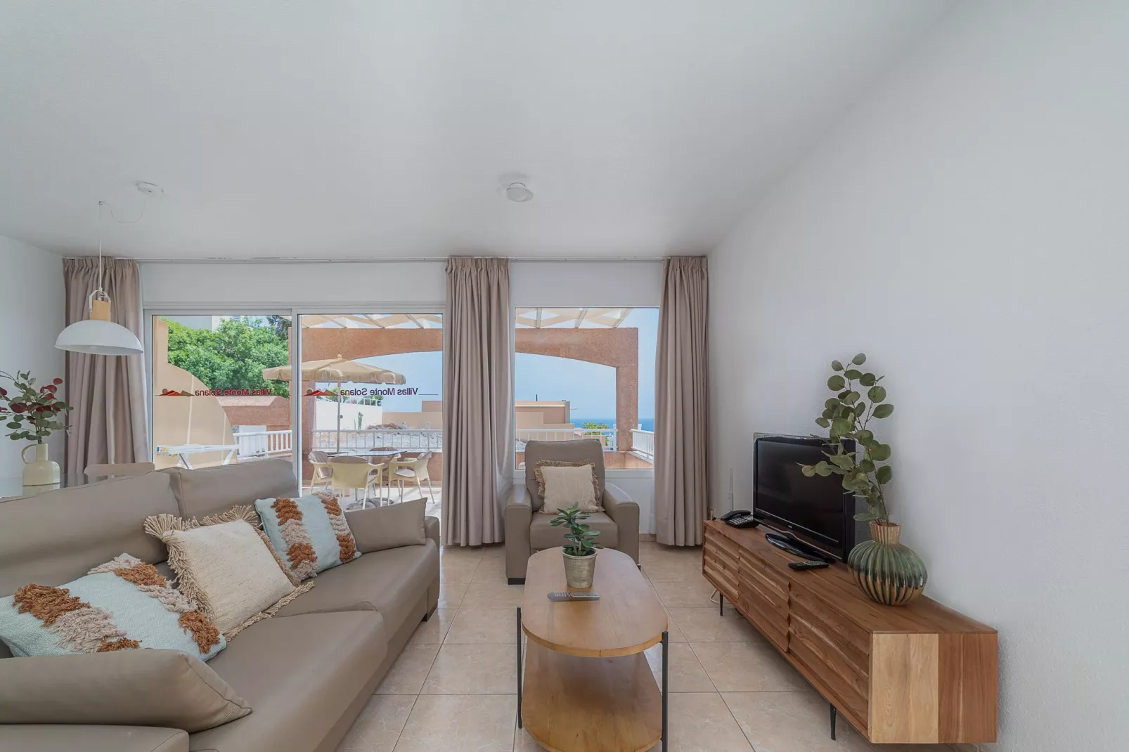 Monte Solana Confort-Living room