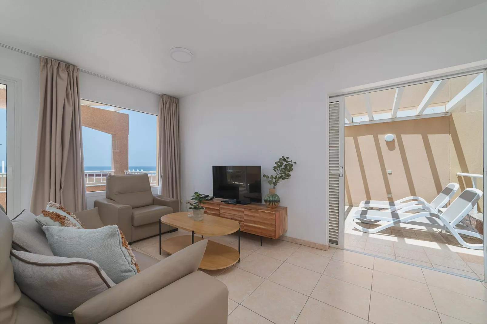 Monte Solana Confort-Living room