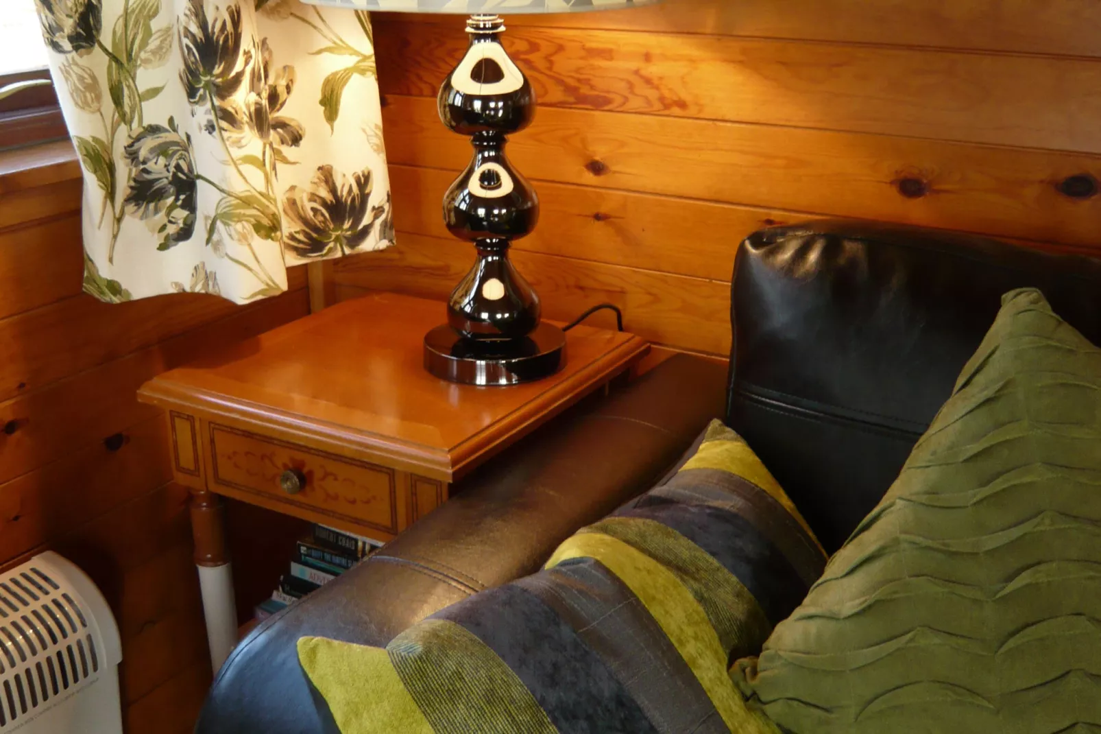 Five Waterings-Living room