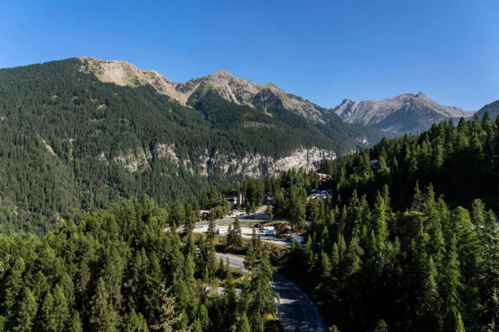 Résidence Le Belvedere - View in summer