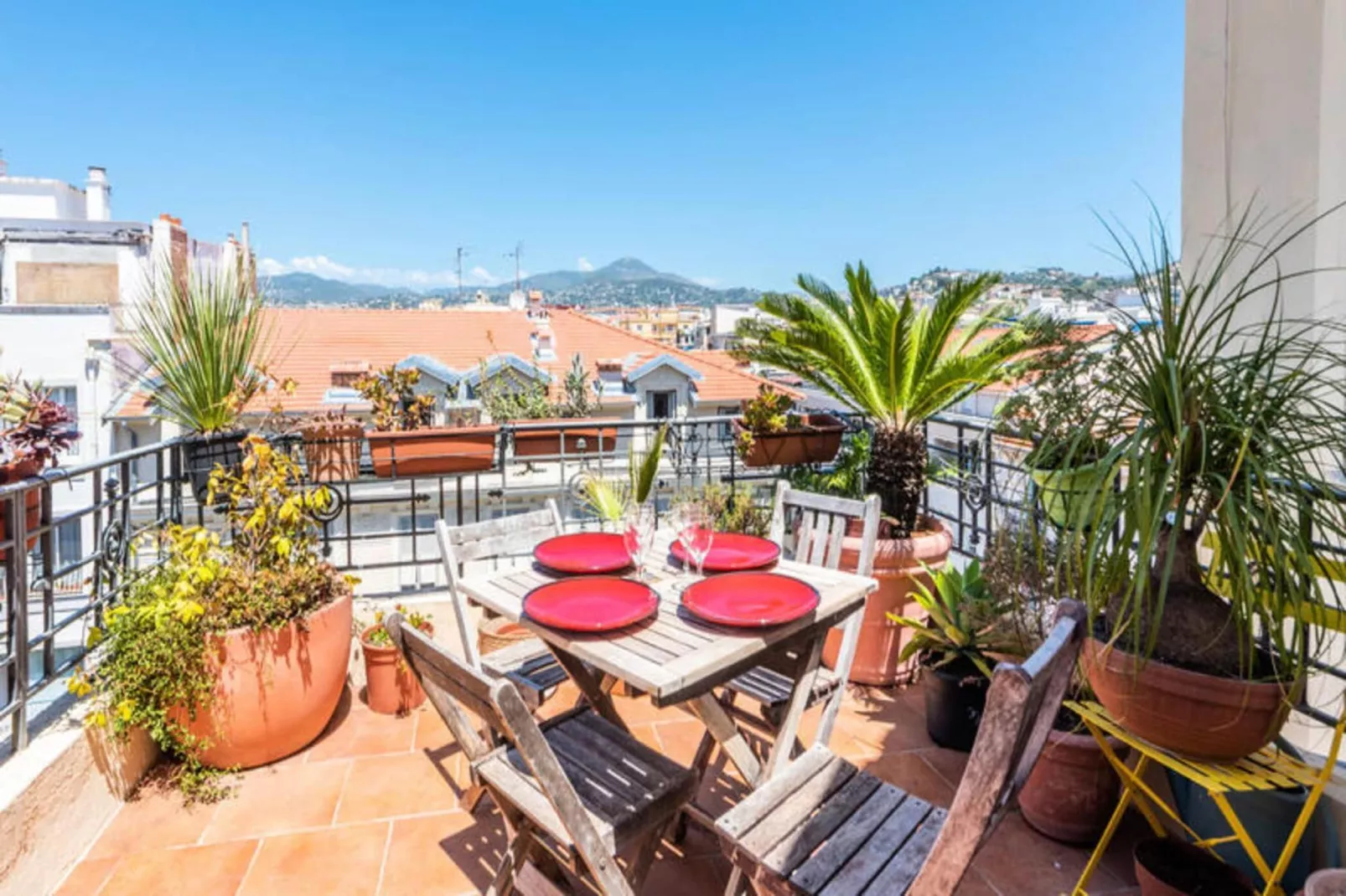 Appartements à Nice-Terrasse / balcon
