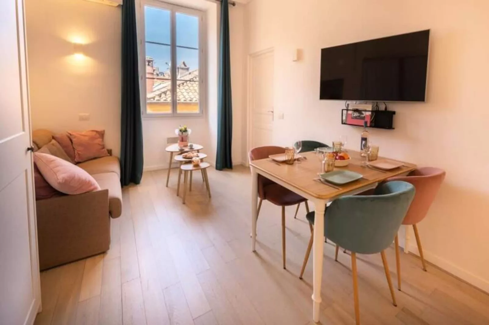 06a3 - Bel Appartement Au Cœur Du Vieux Nice-Image-tags.