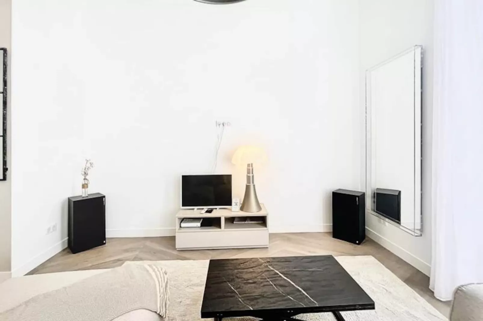 2 Pi&egrave;ces Moderne - 3/4 Pers Calme Cannes Hyper Centre Olam Properties-Image-tags.