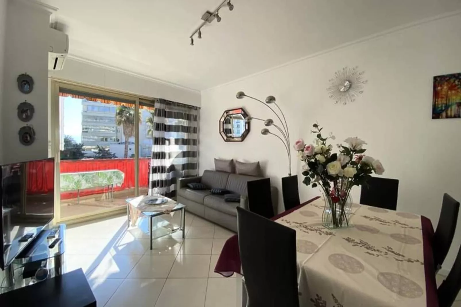 Résidence 2 Pi&egrave;ces Plein Sud &agrave; 300m De La Croisette ☀live In Le Bosquet☀-Wohnzimmer