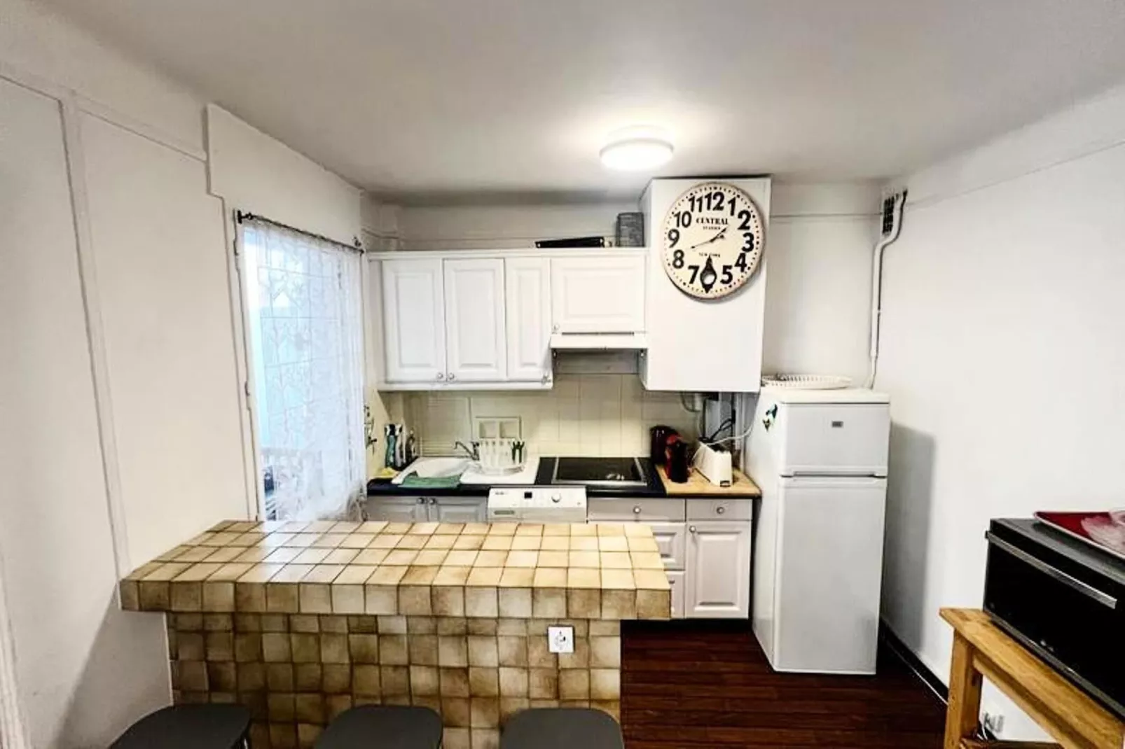 Résidence Studio Climatis&eacute; En Plein Centre Ville De Cannes &agrave; 2 Pas De Rue D'antibes-Ambiance