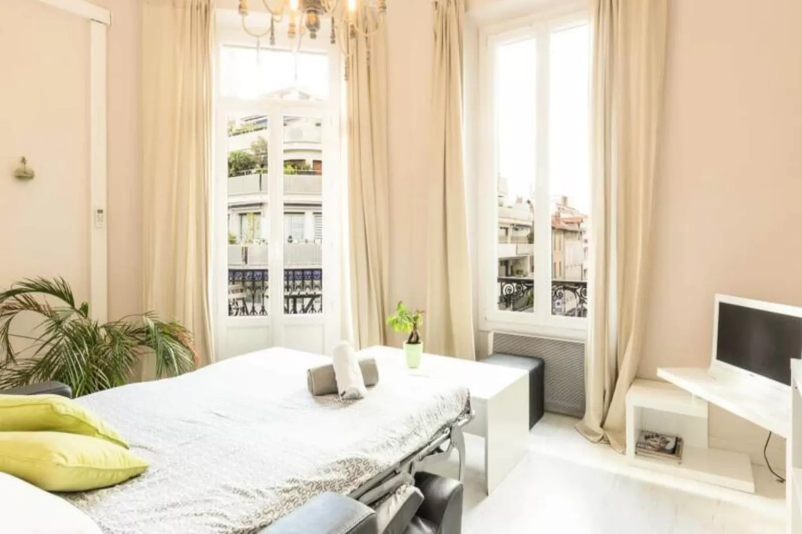 Résidence Appartement 39 M2 En Plein Centre Ville De Cannes, Climatis&eacute;-Extérieur été