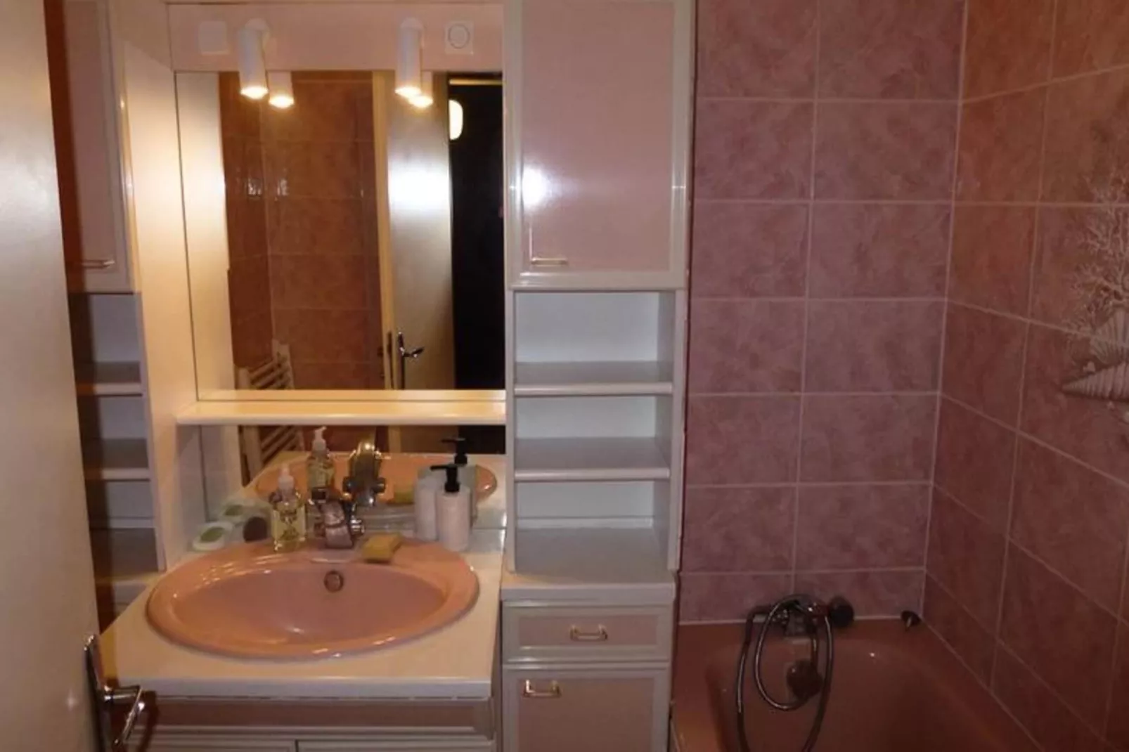 Résidence Pelevos G9-Bathroom