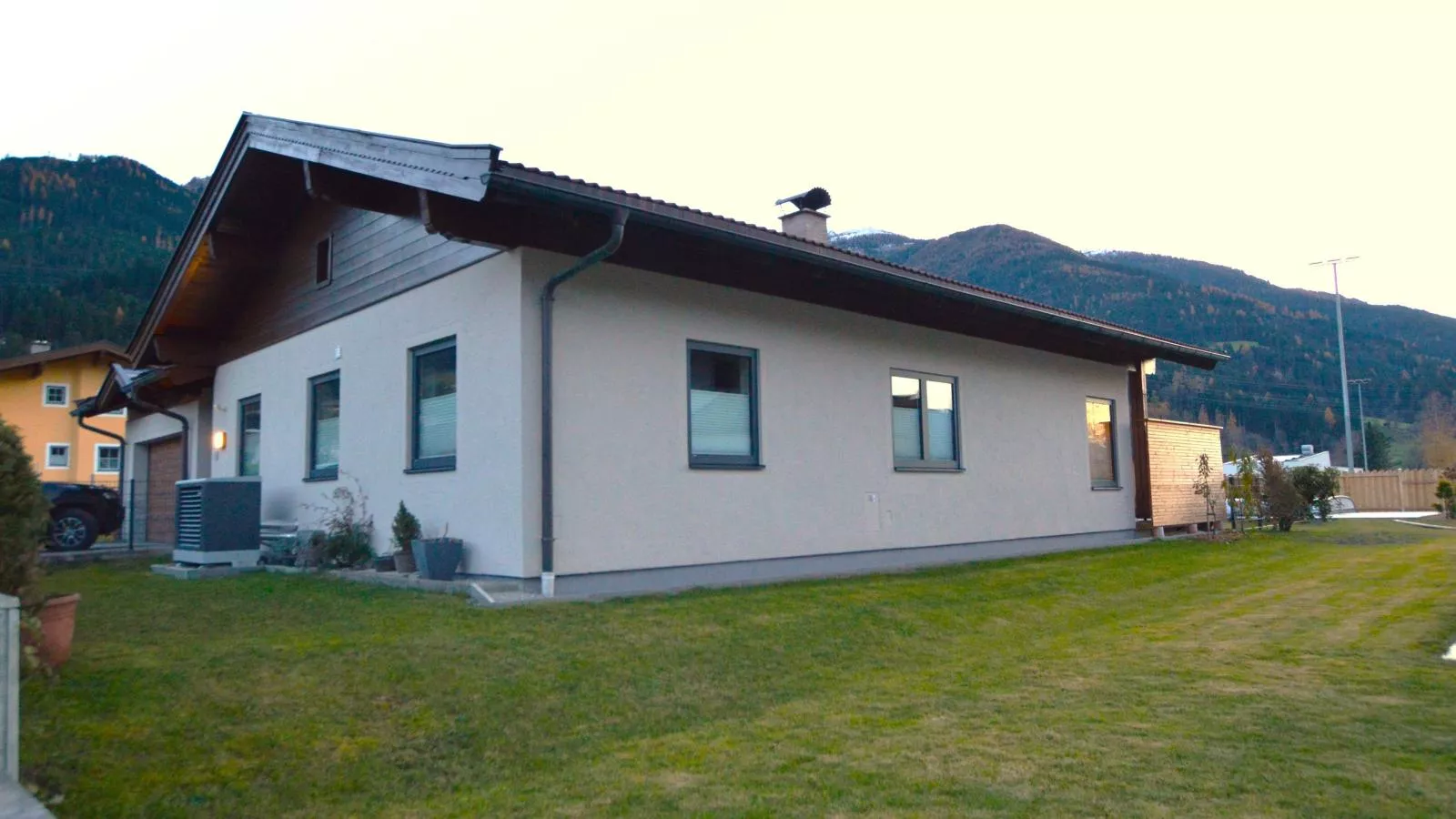 Bruggerheim-Exterior in summer