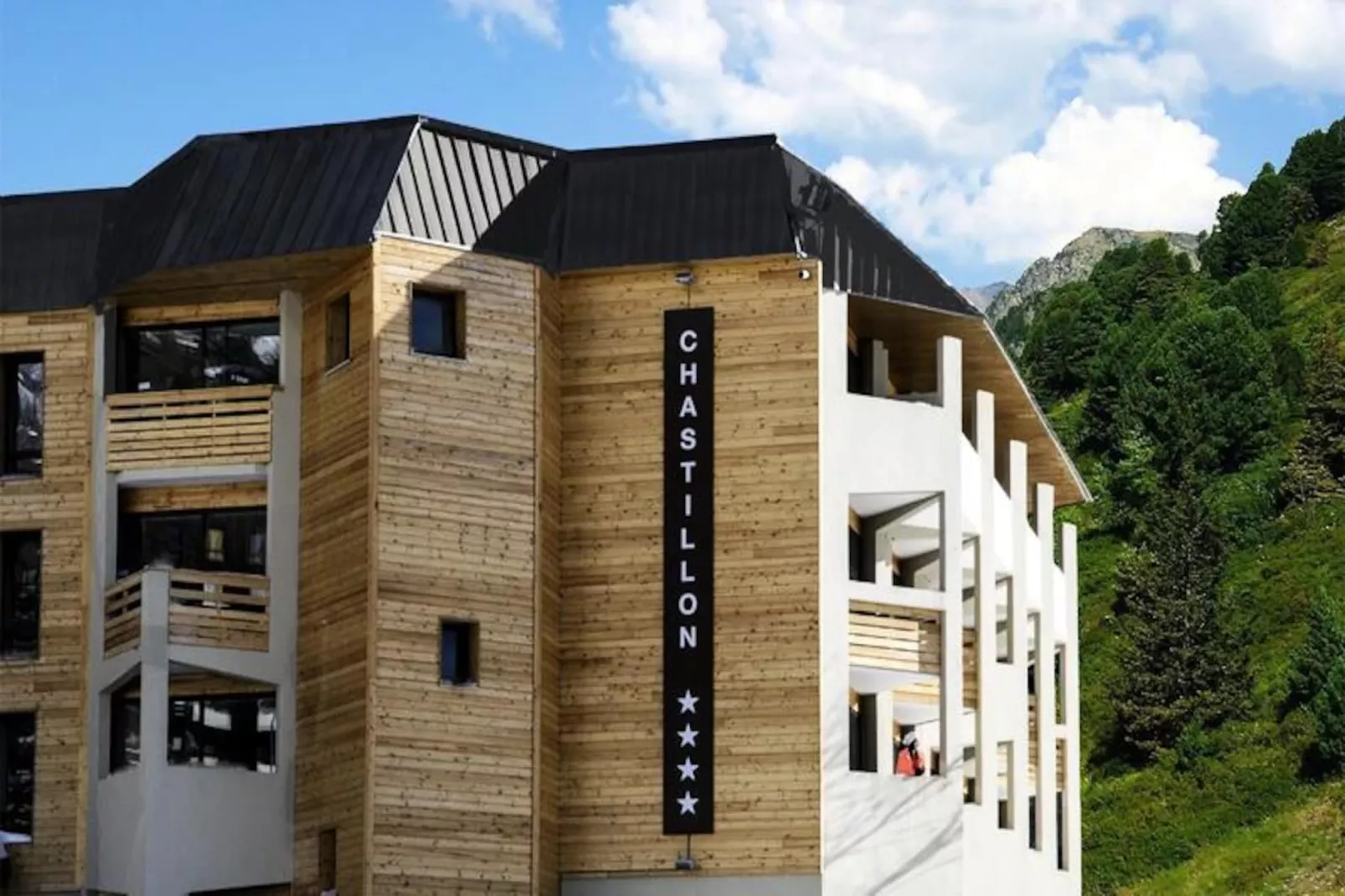 SOWELL RÉSIDENCES New Chastillon****-Image-tags.