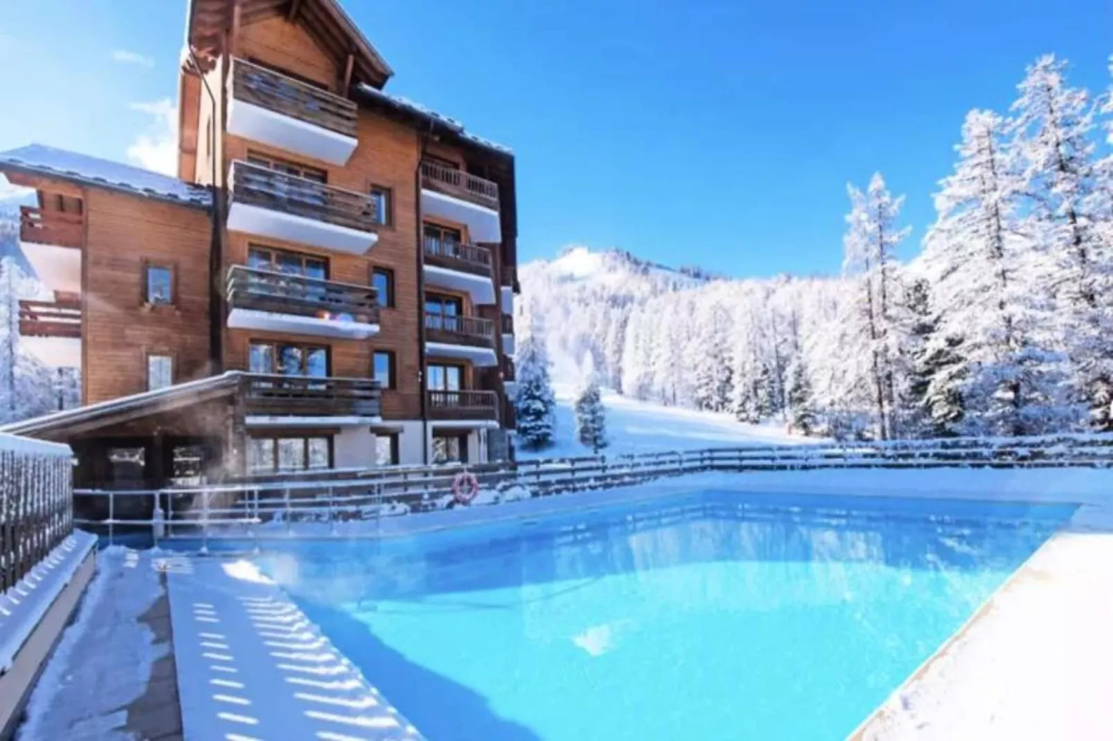 Résidence L'albane - Außenbereich Sommer