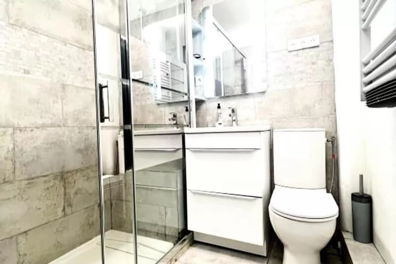 Résidence Studio Climatis&eacute; En Plein Centre Ville De Cannes &agrave; 2 Pas De Rue D'antibes-Ambiance