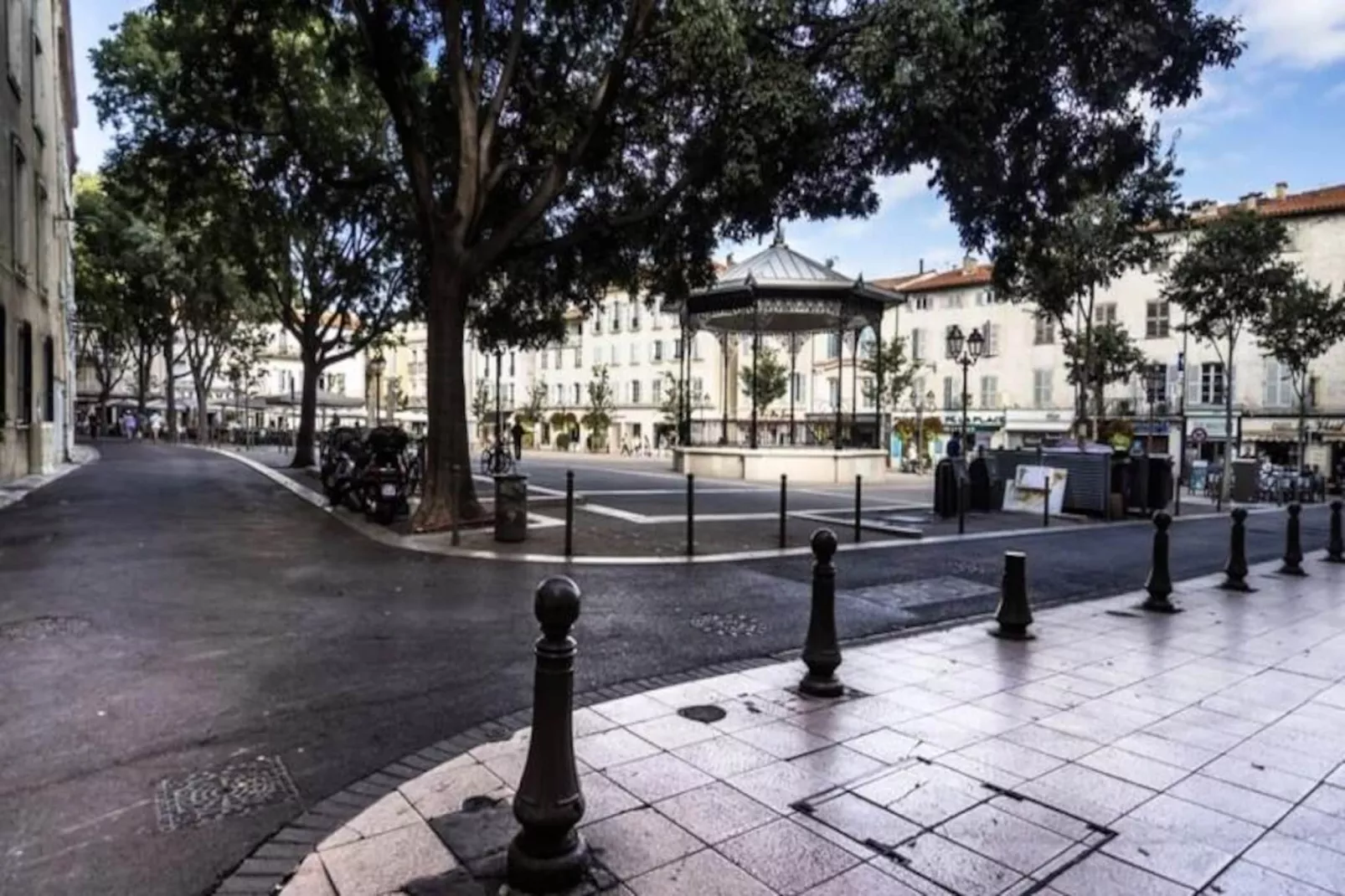 Joli Studio Climatisé - Vieil Antibes-Image-tags.