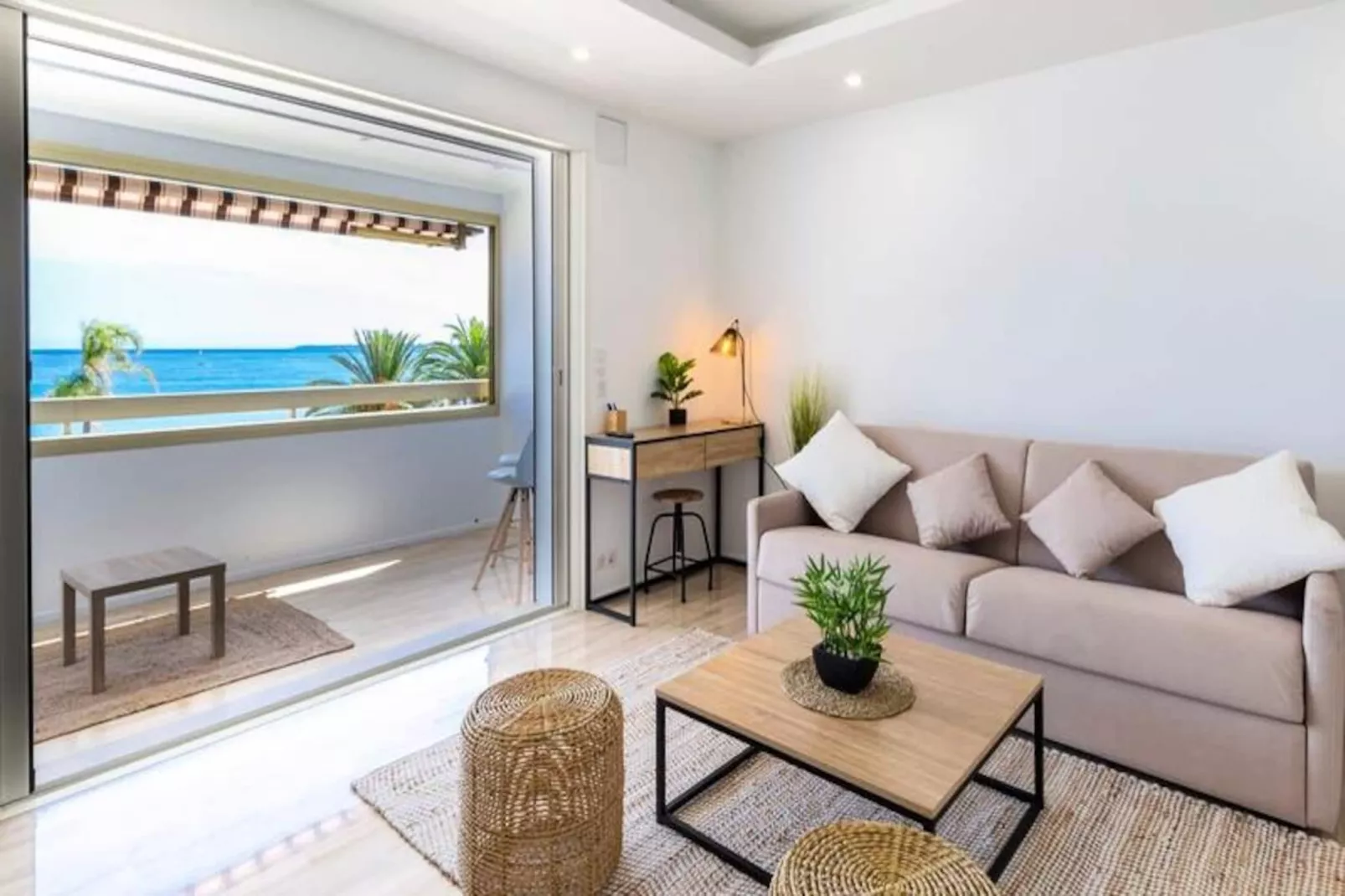 06k1 - Face &agrave; La Mer T2 R&eacute;nov&eacute; - Terrasse &ndash;parking-Image-tags.