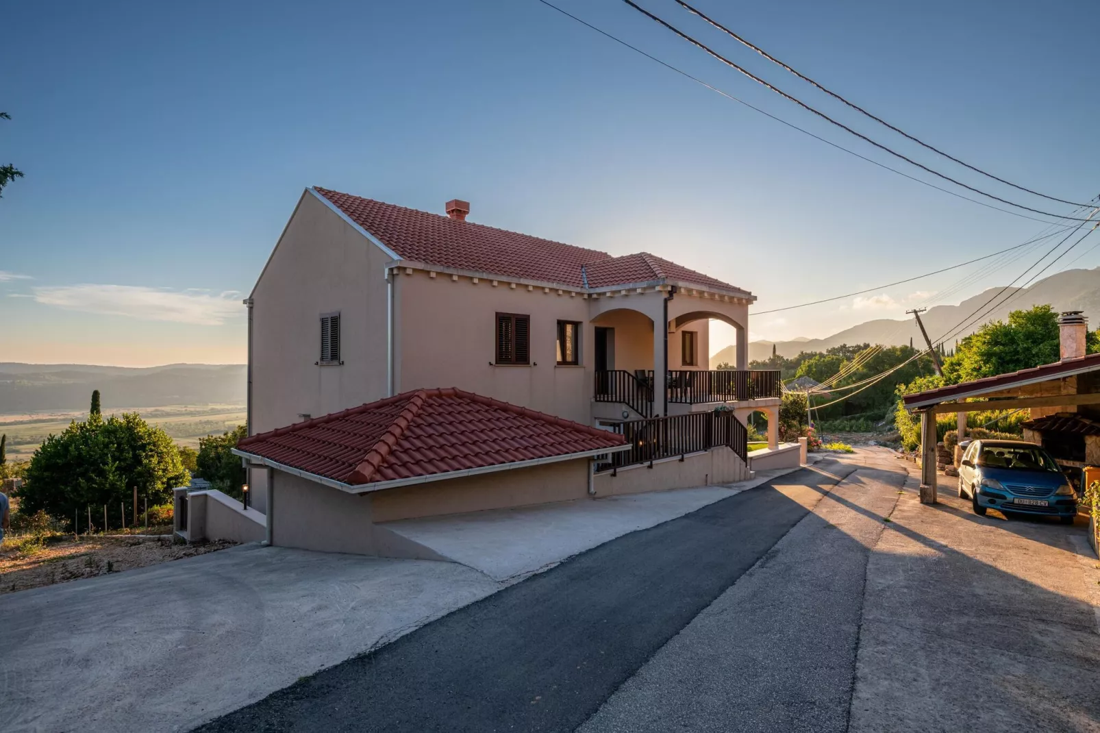 Vesely-Exterior summer