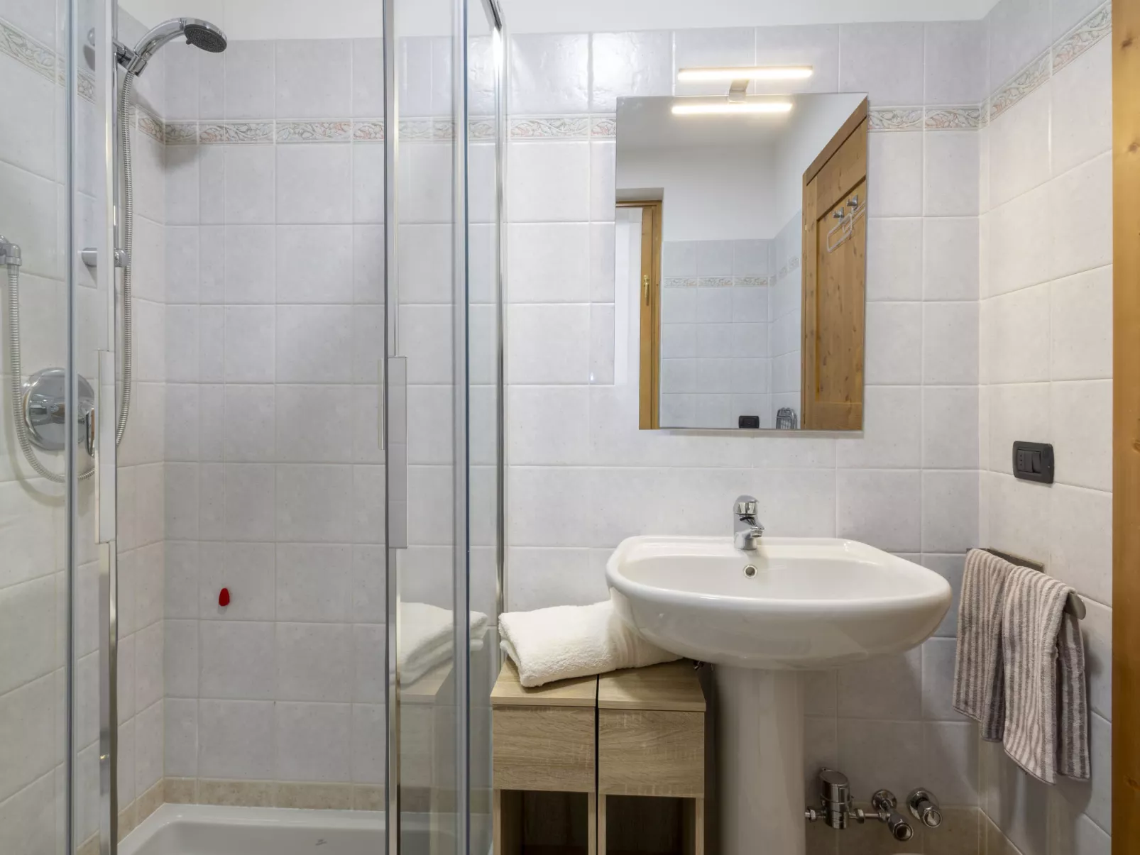 Baita Bucaneve-Inside