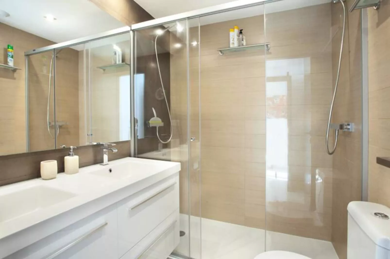 Appartements à Ojen-Image-tags.