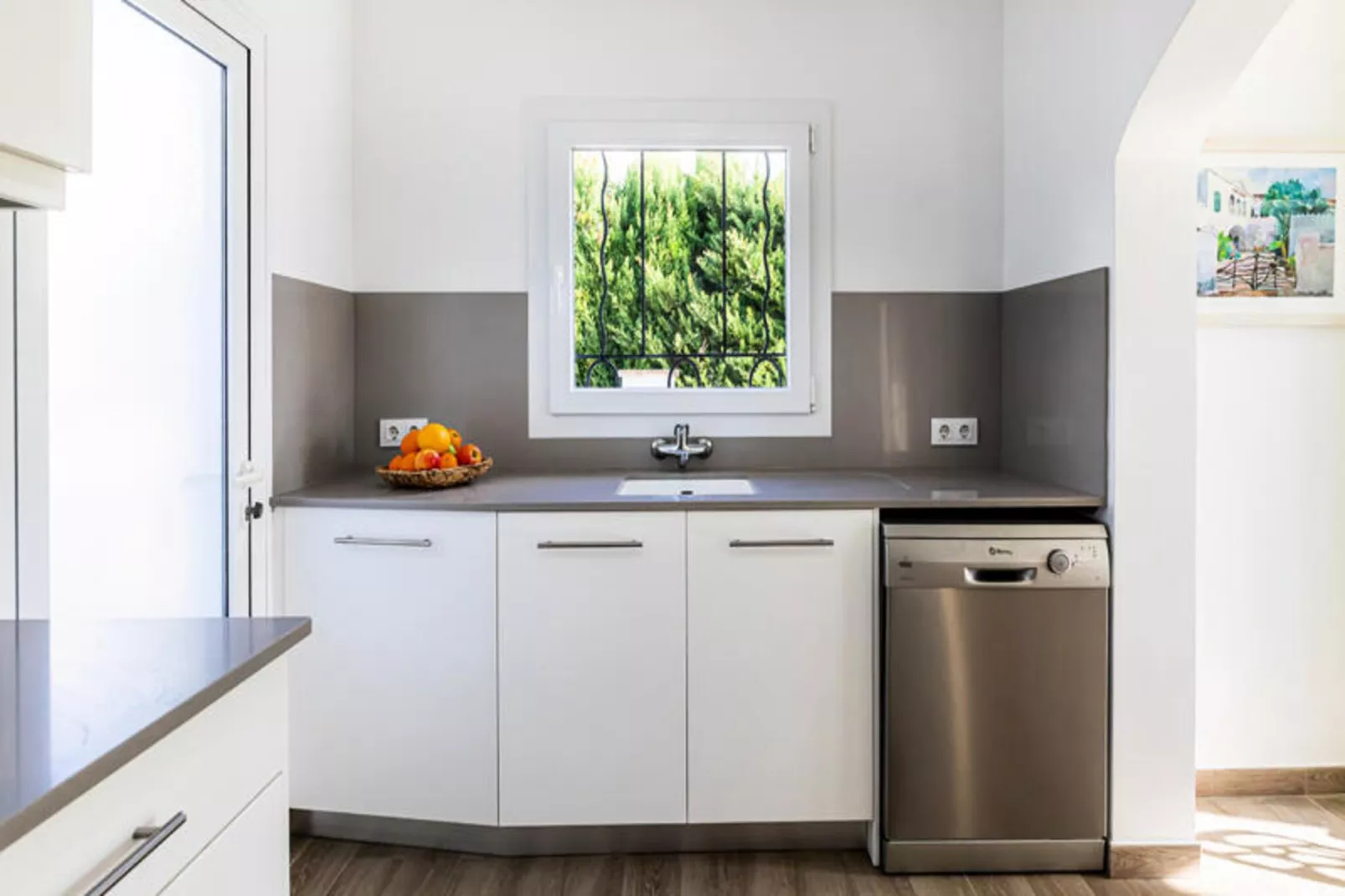 Maison à Son Bou-Image-tags.