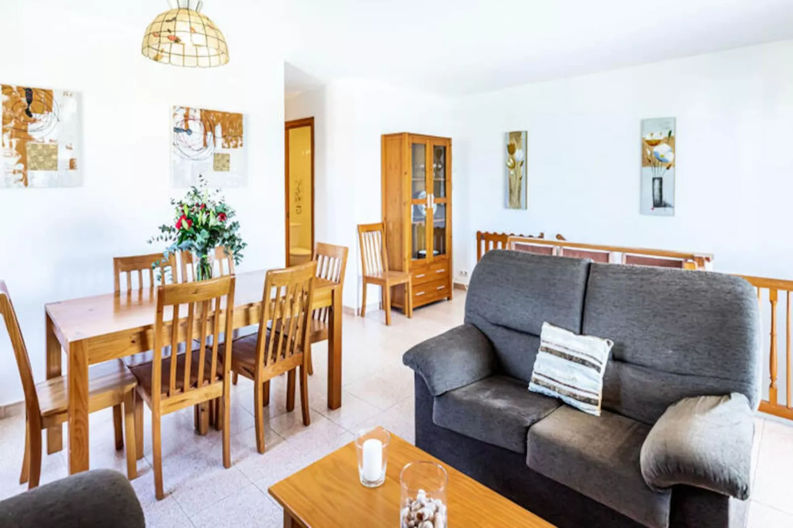 Maison à Son Bou-Image-tags.