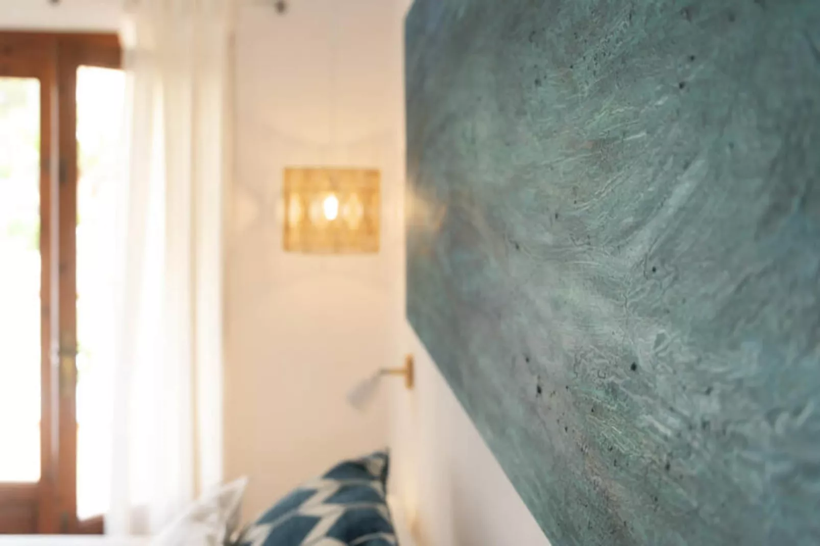 Maison à Son Bou-Image-tags.