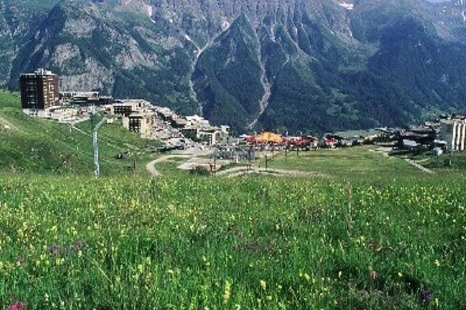 Résidence Rond-point-pistes I-Zones été à 1 km