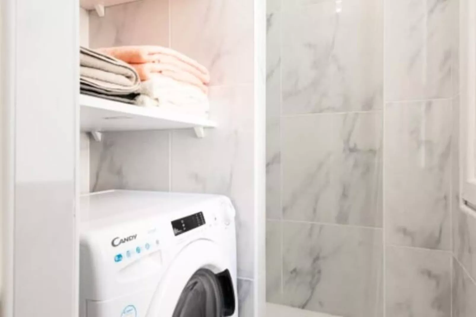 Appartement Moderne - Promenade Des Anglais à Nice-Image-tags.