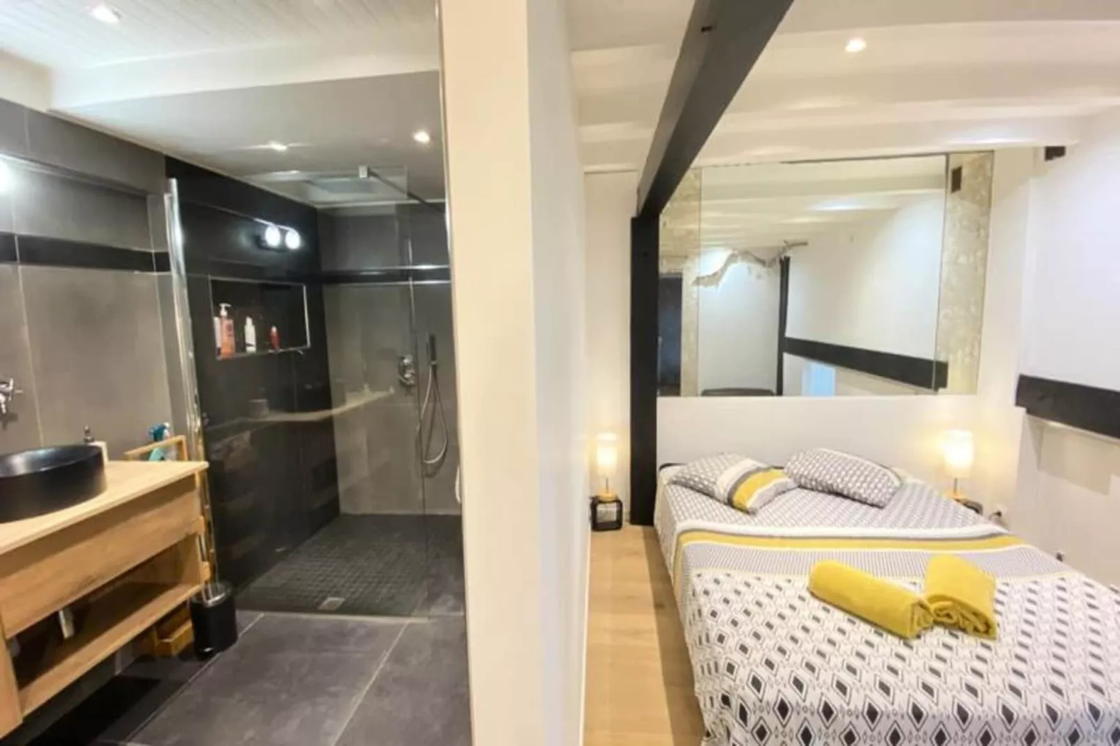 06bx : Superbe Loft - 100m2 - 6 Personnes-Exterior in summer