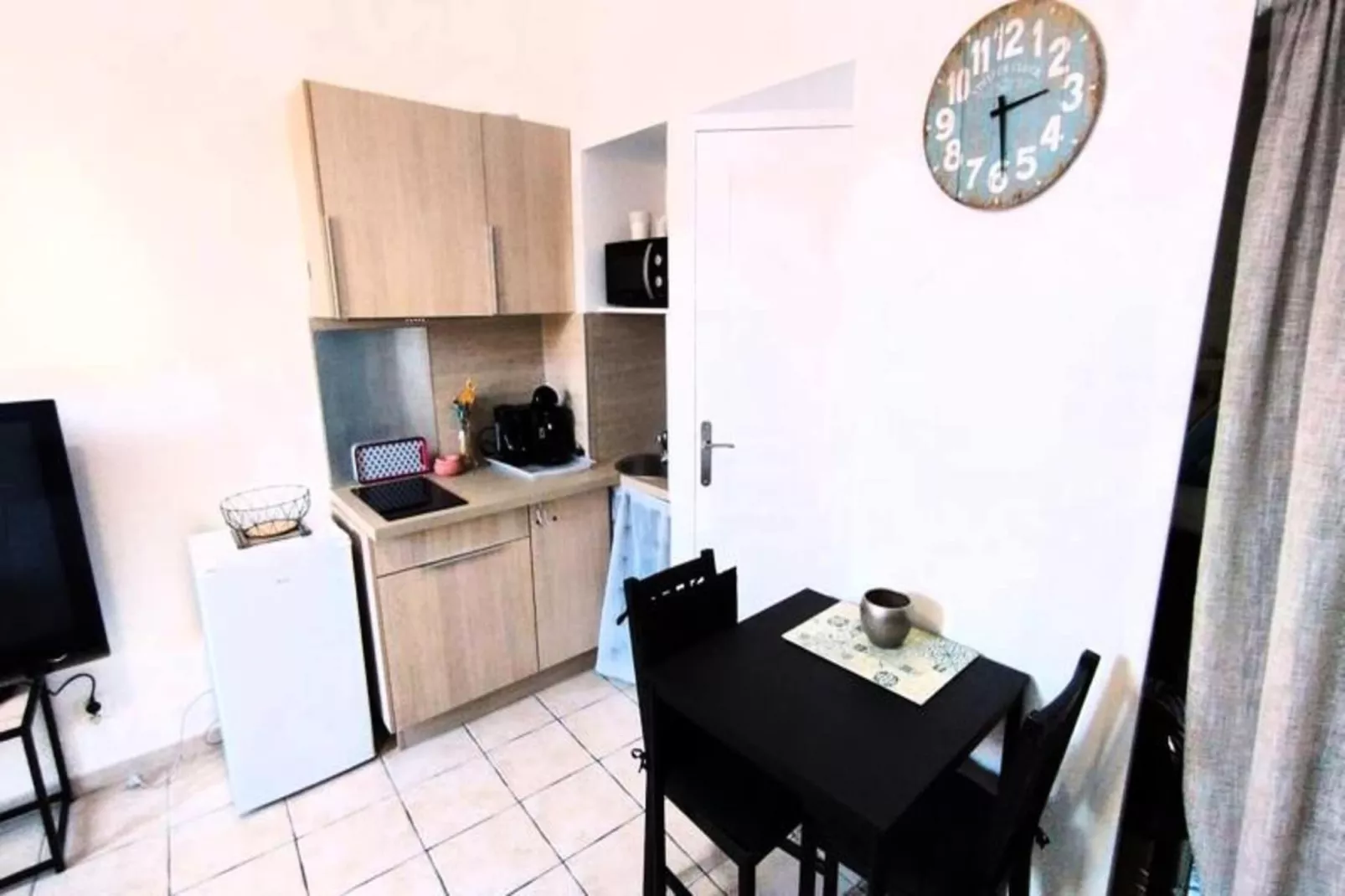 Résidence Charmant Studio Cannes Centre Id&eacute;al Congr&egrave;s Et Vacances ❤live In Gazagnair❤-Living room