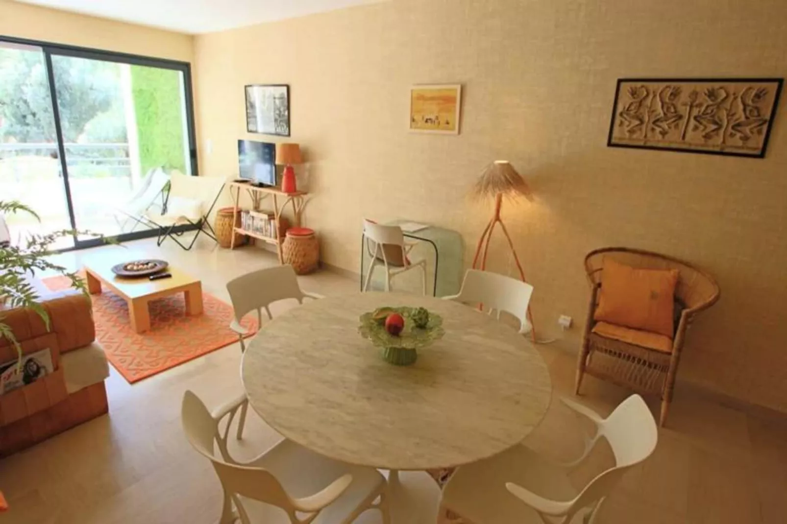 Résidence Appartement Rénové Avec 2 Chambres & Salle De Bain à La Décoration Raffinée-Salle de loisirs