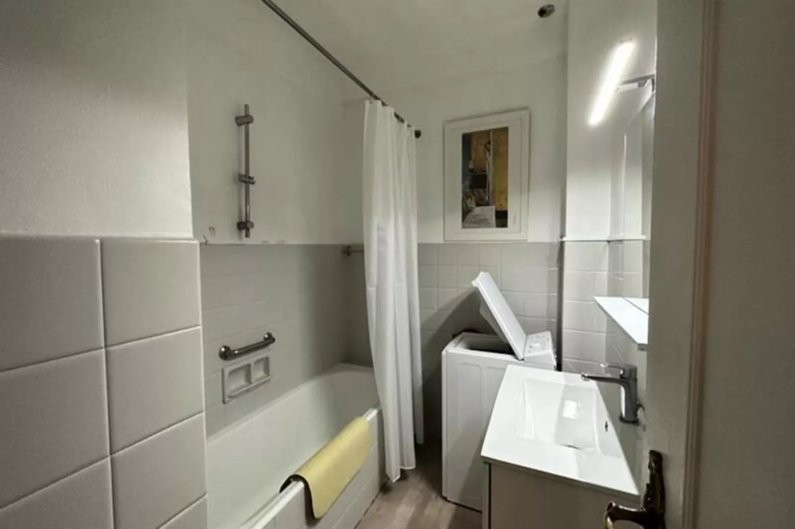 Résidence We &hearts; Cannes ! Vue Mer Incroyable 2 Chambres La Vista-Bathroom