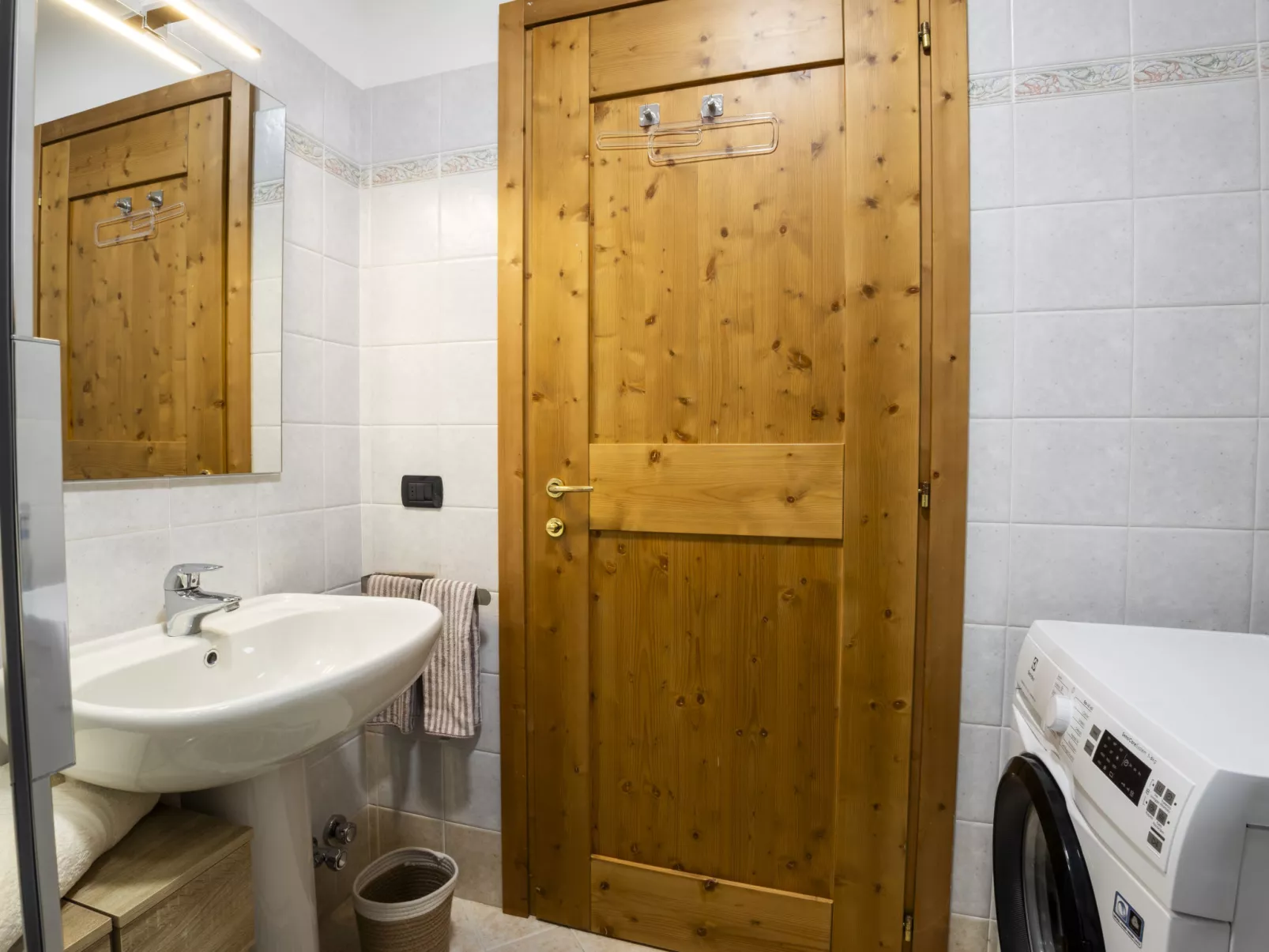 Baita Bucaneve-Inside