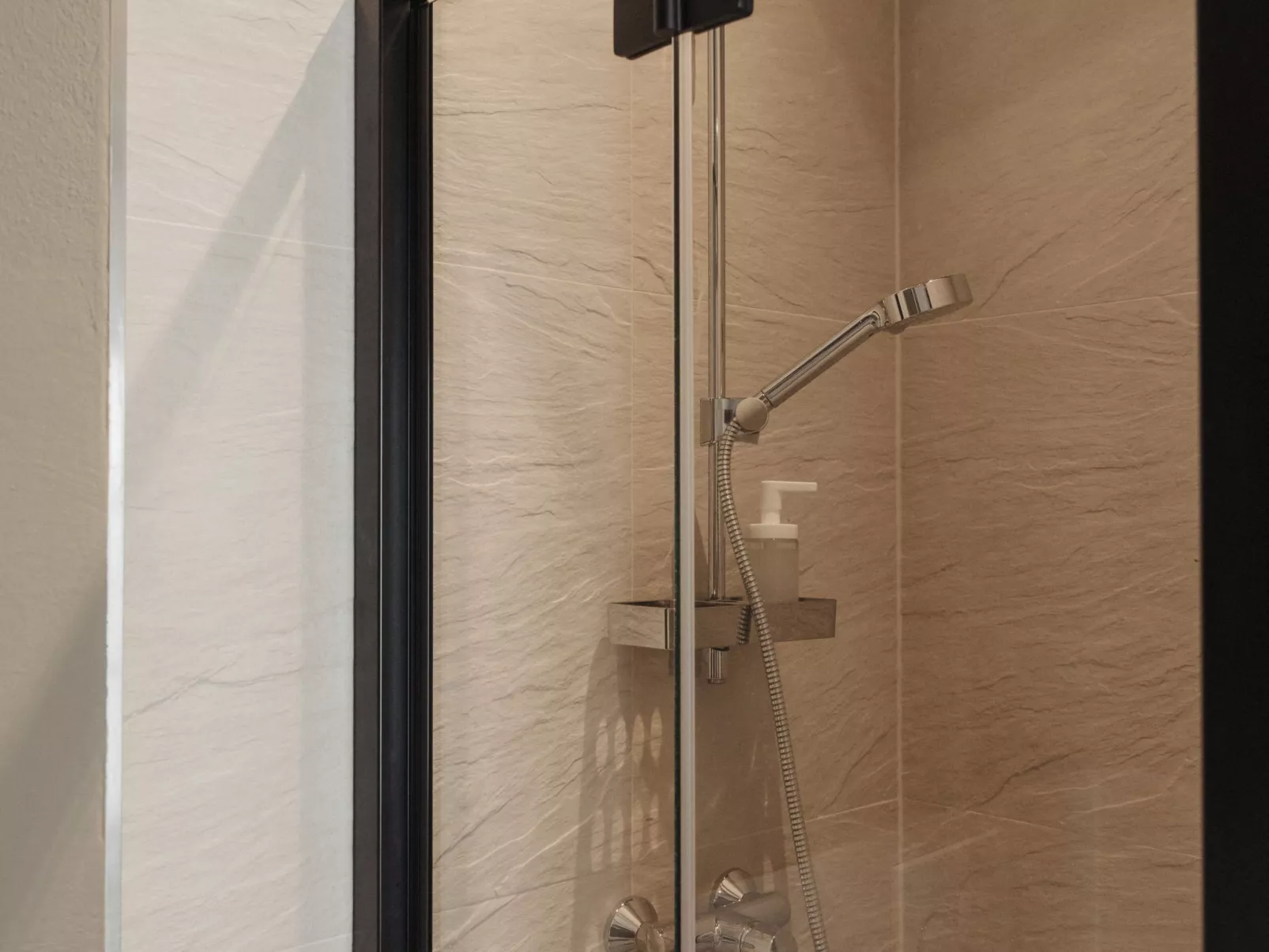 Royal Mountain Lodge-Inside