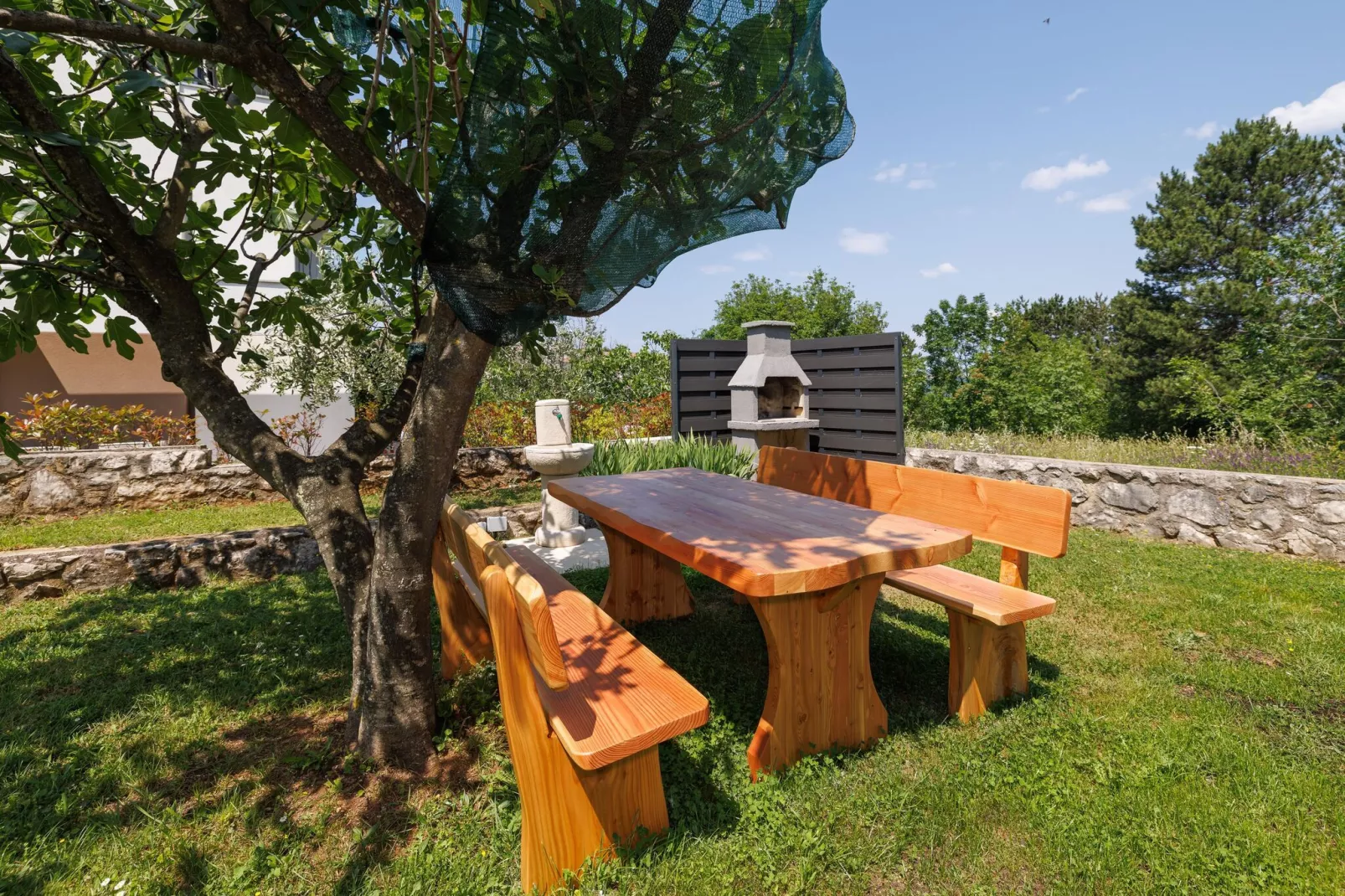 Apartment Karmen Šilo-Gardens summer