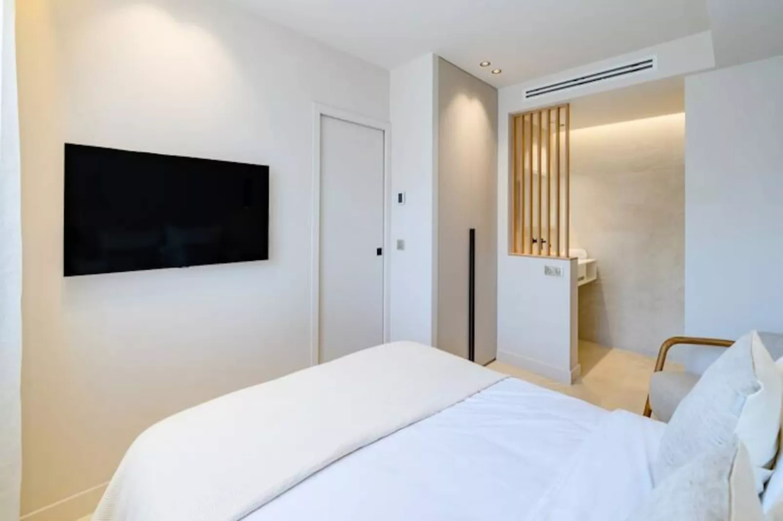 Magnifique 4 Pi&egrave;ces Entir&egrave;rement R&eacute;nov&eacute;-Image-tags.