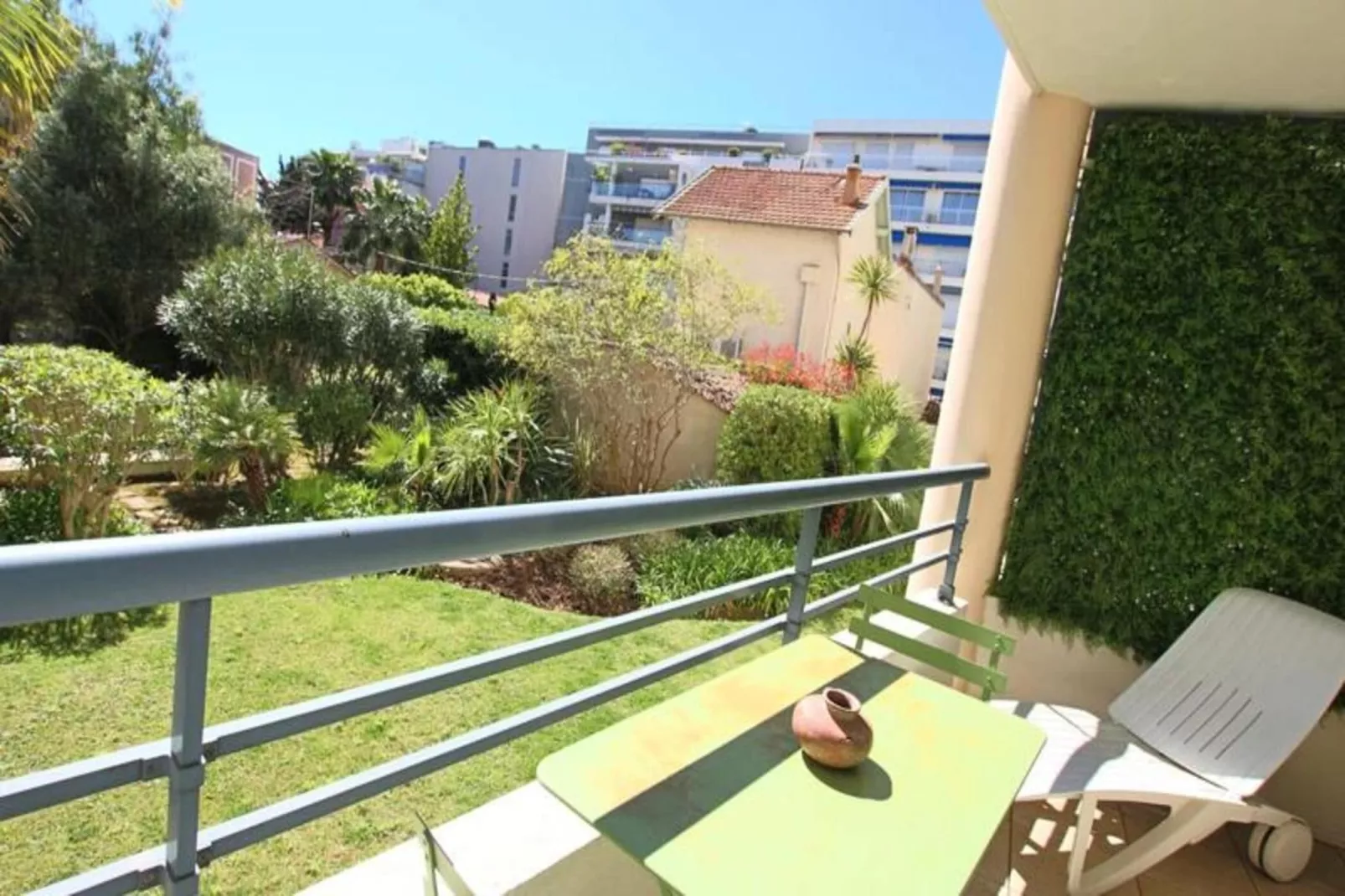 Résidence Appartement Rénové Avec 2 Chambres & Salle De Bain à La Décoration Raffinée-Salle de loisirs