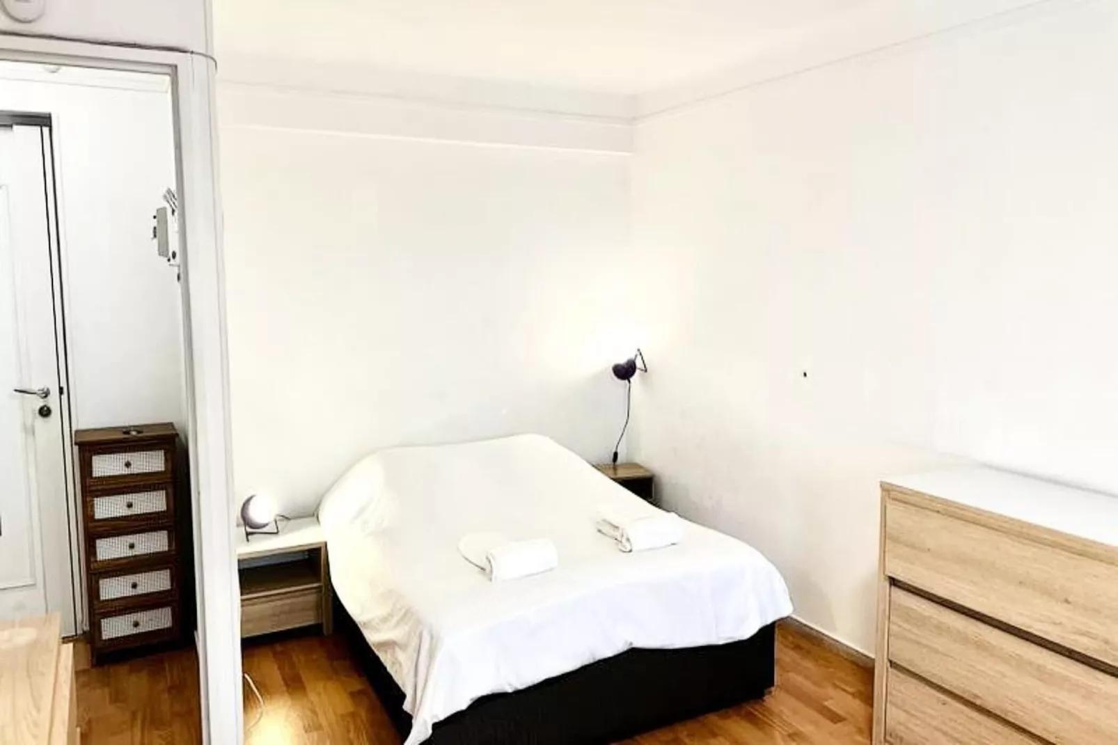 Résidence Studio Climatis&eacute; En Plein Centre Ville De Cannes &agrave; 2 Pas De Rue D'antibes-Ambiance