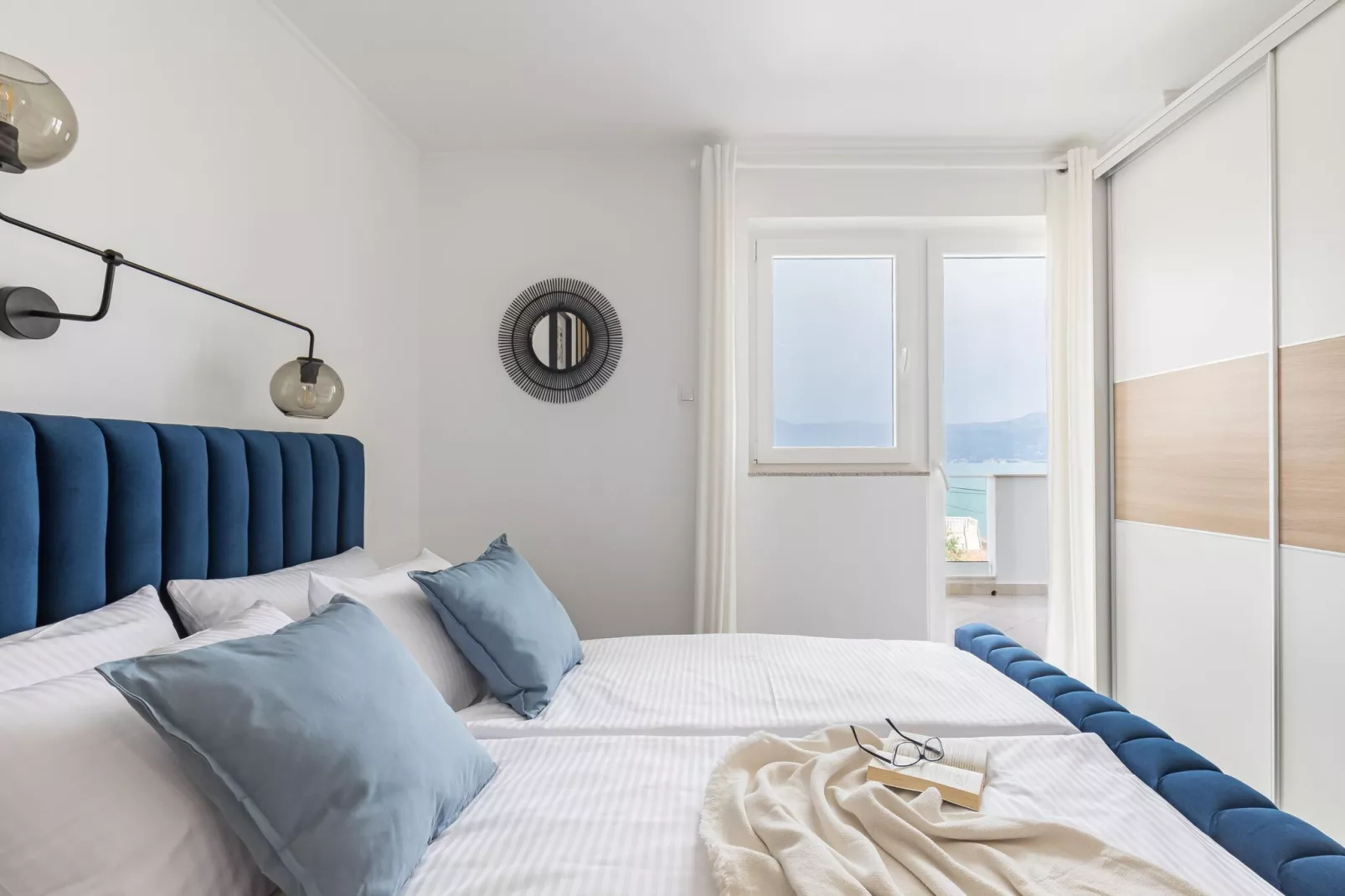 Marina sea view apartment A-Bedroom