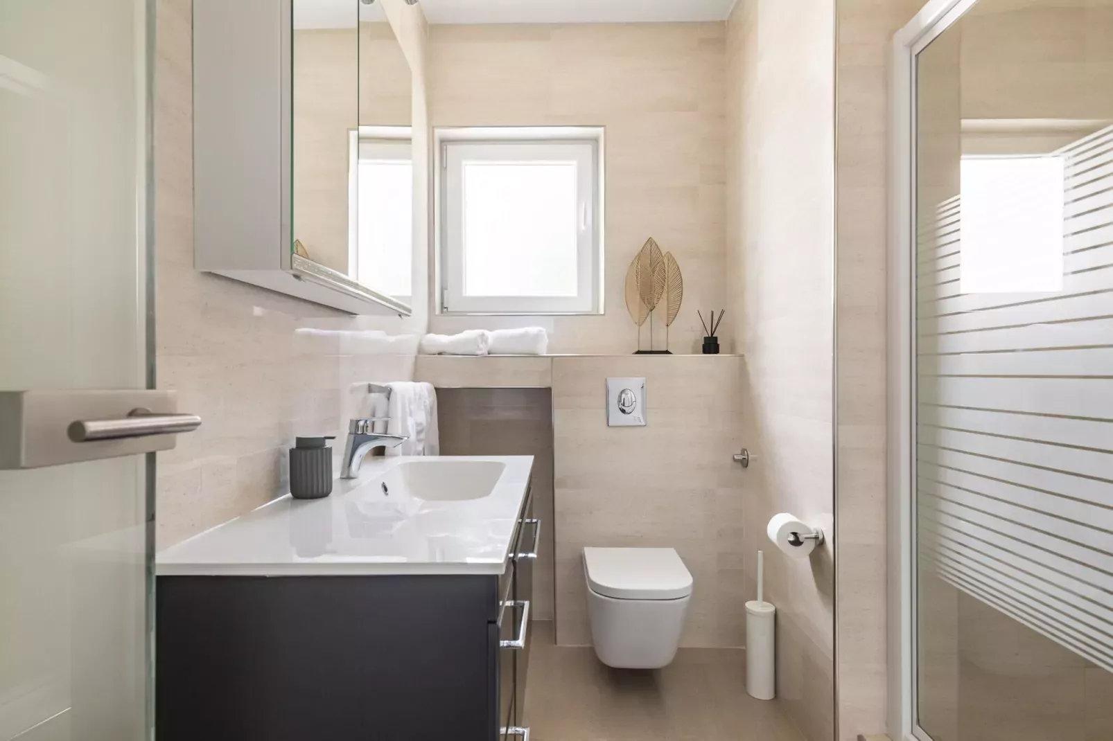 Marina sea view apartment A-Bathroom